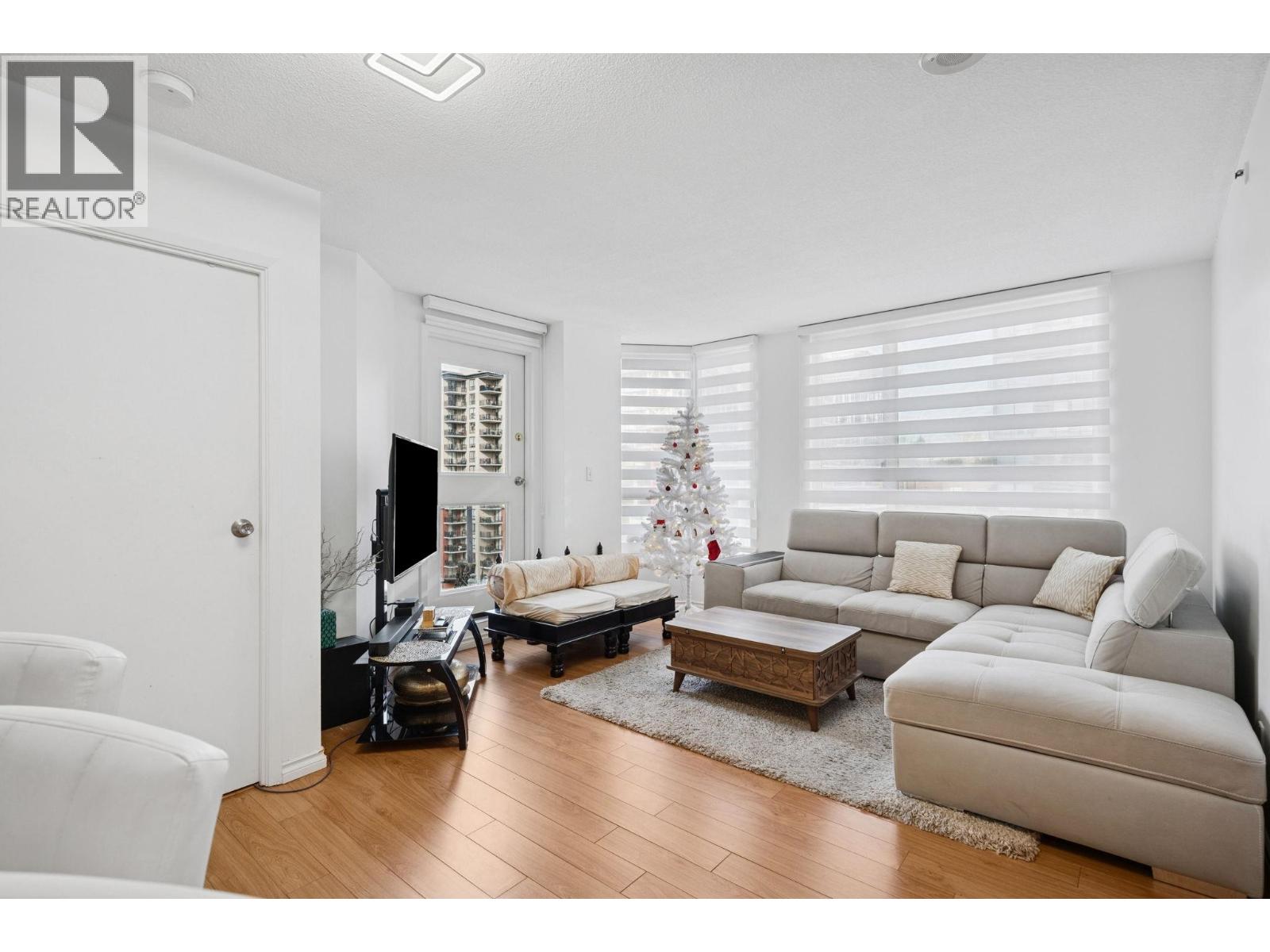 1402 828 Agnes Street, New Westminster, British Columbia  V3M 6R4 - Photo 5 - R3069779