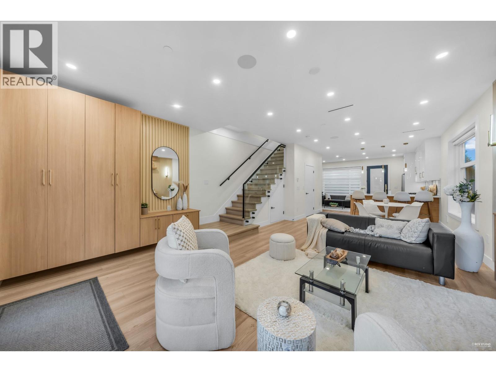 2 2705 East 3rd Avenue, Vancouver, British Columbia  V5M 1H3 - Photo 3 - R3069787