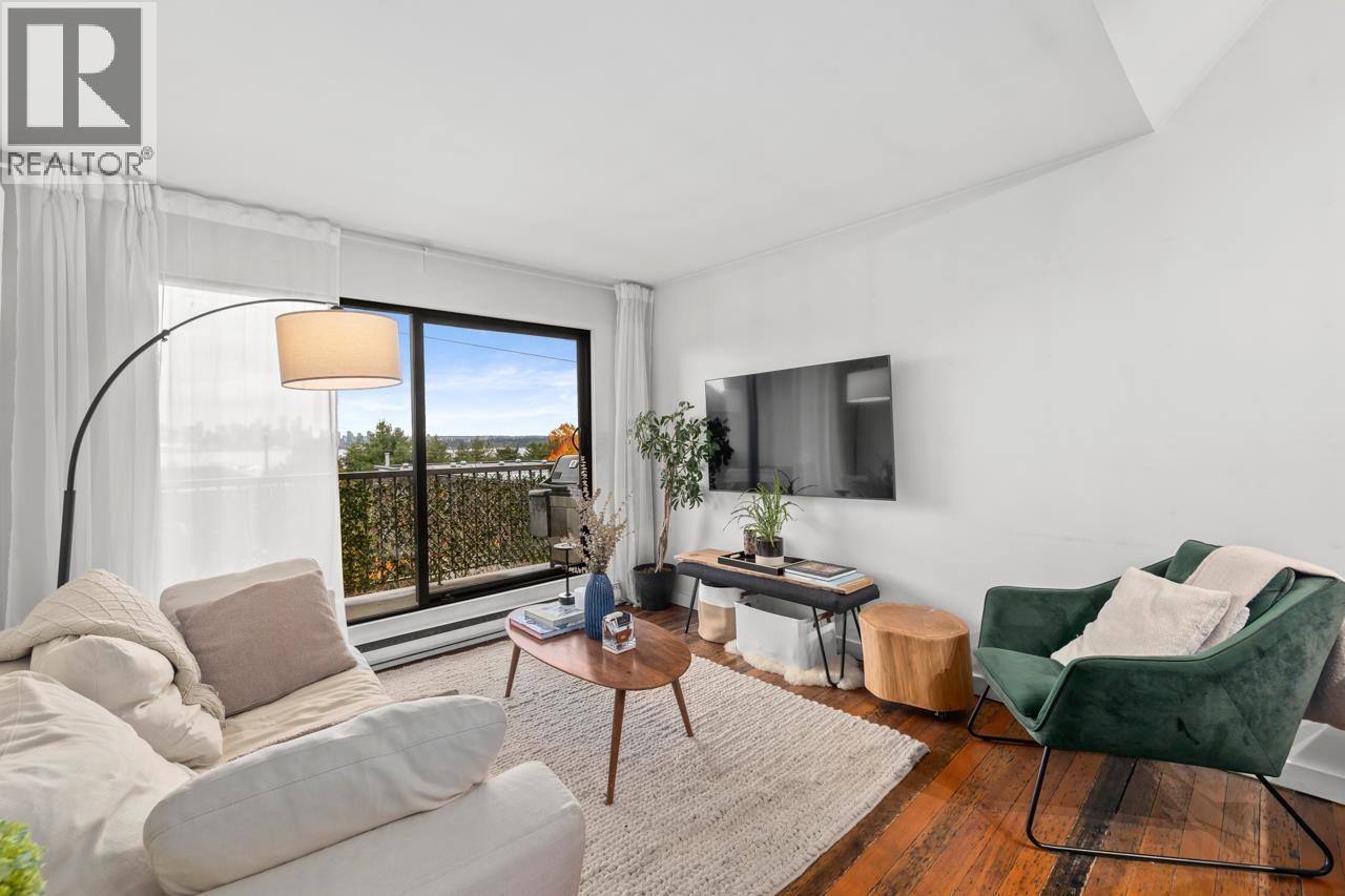 311 251 W 4th Street, North Vancouver, British Columbia  V7M 1H8 - Photo 3 - R3069795