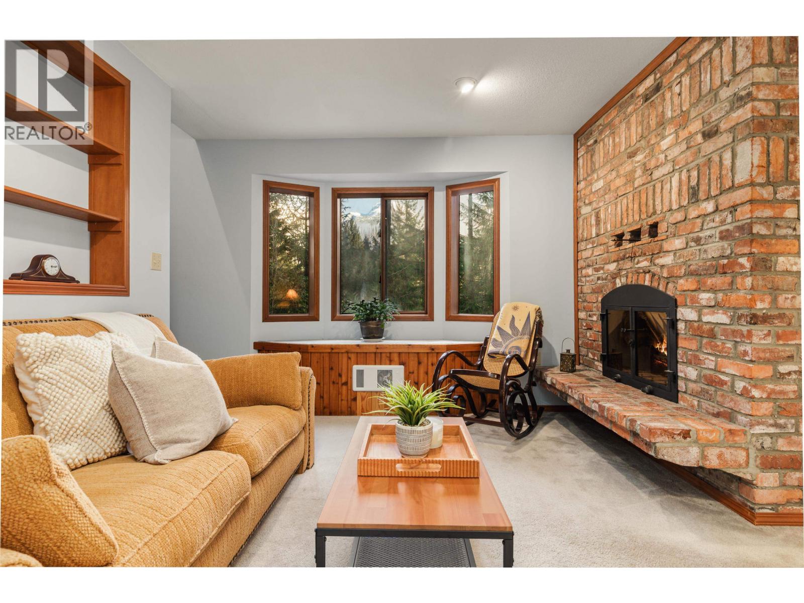 9249 Pinetree Lane, Whistler, British Columbia  V8E 0G5 - Photo 3 - R3069804