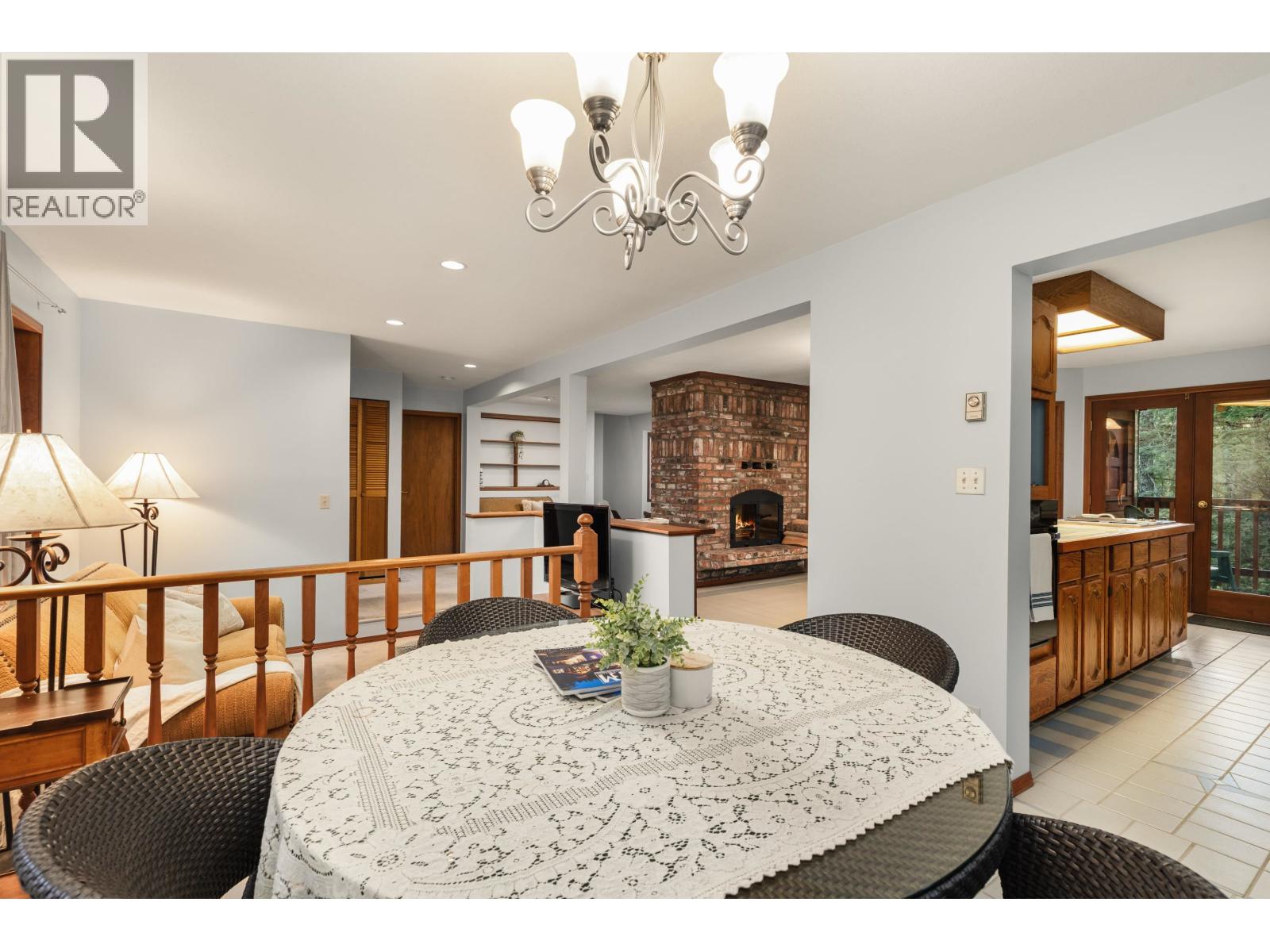 9249 Pinetree Lane, Whistler, British Columbia  V8E 0G5 - Photo 8 - R3069804