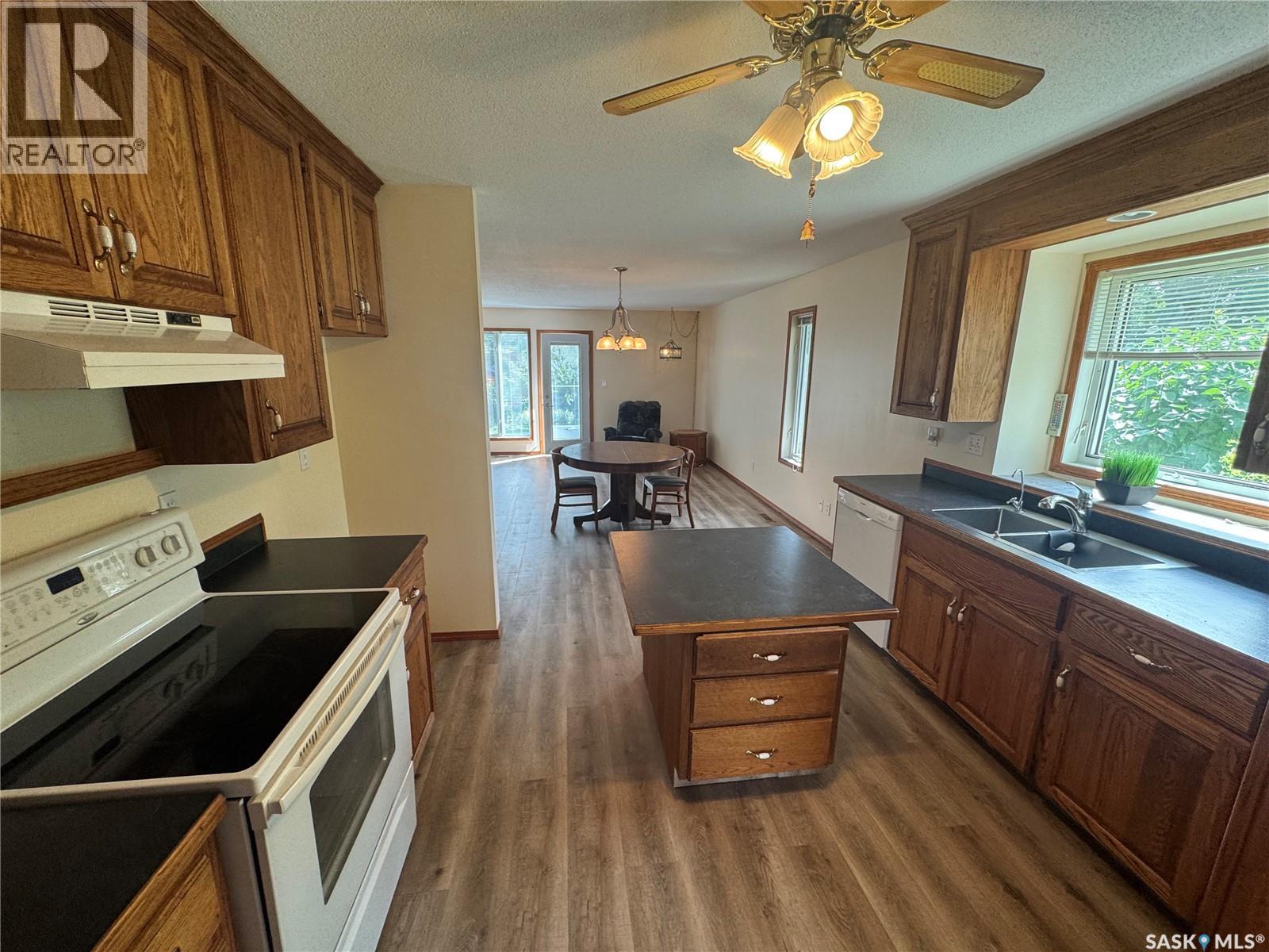 638 King Street, Weyburn, Saskatchewan  S4H 0P7 - Photo 8 - SK015920