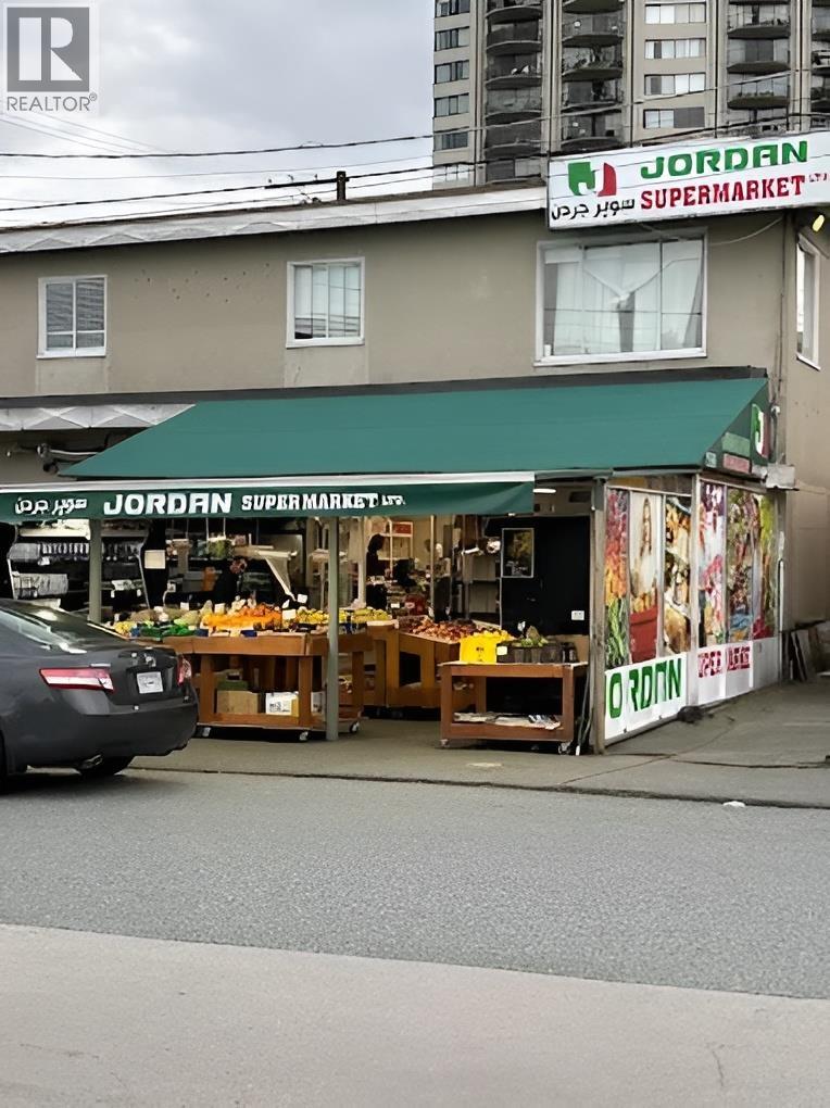 1589 GARDEN AVENUE, North Vancouver, British Columbia