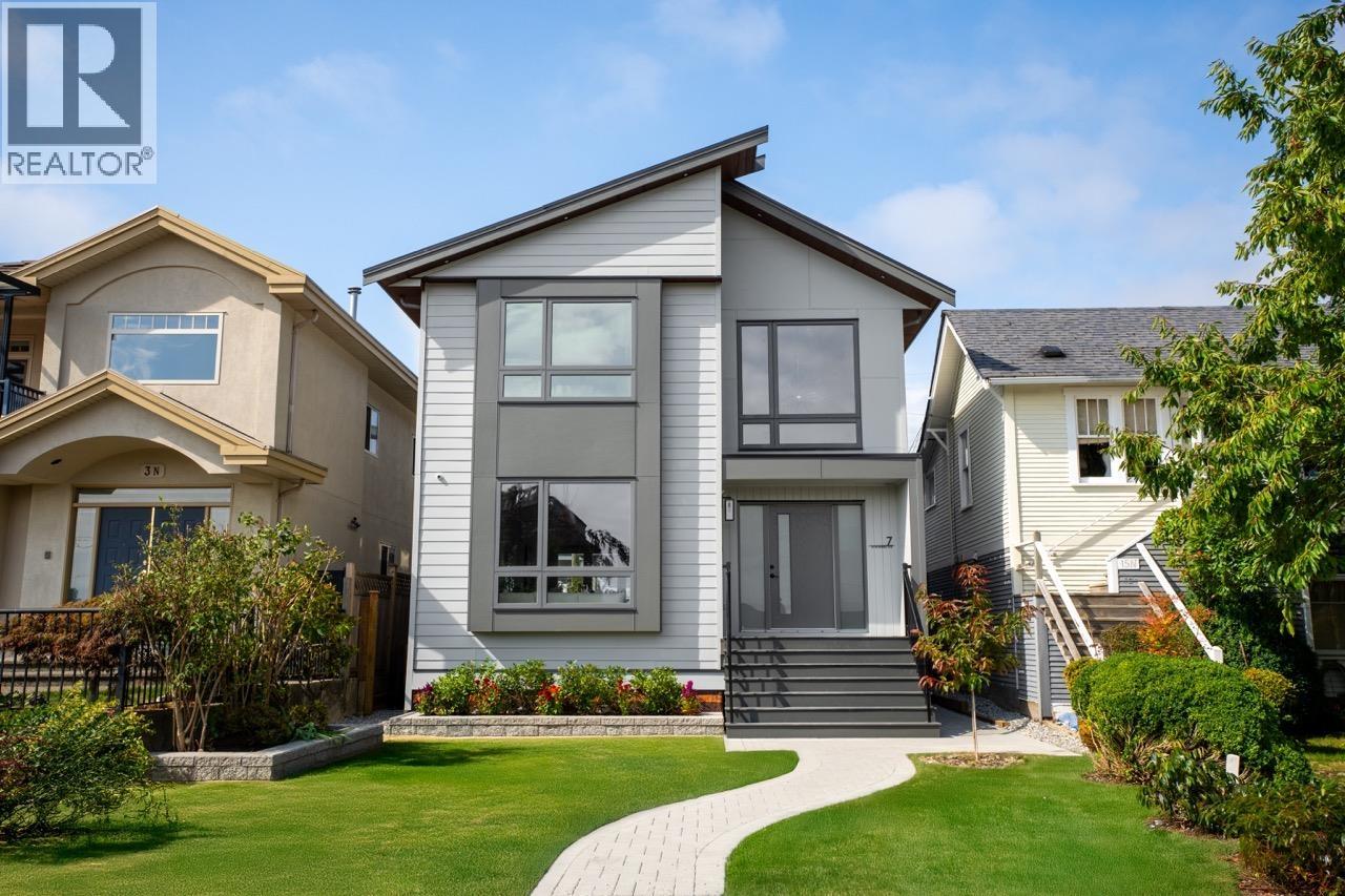 7 N HOWARD AVENUE, Burnaby, British Columbia