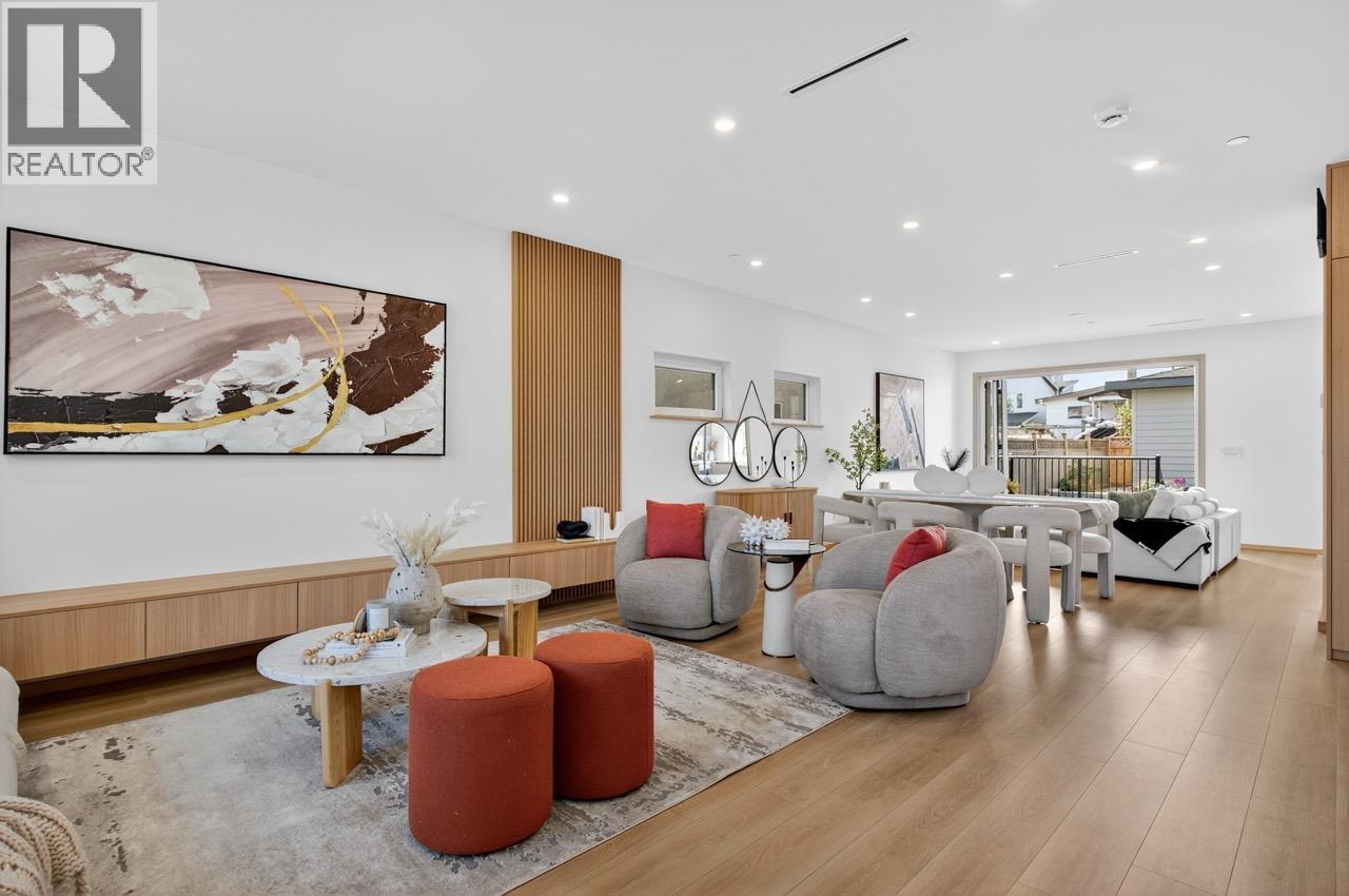 7 N Howard Avenue, Burnaby, British Columbia  V5B 1J6 - Photo 3 - R3065926