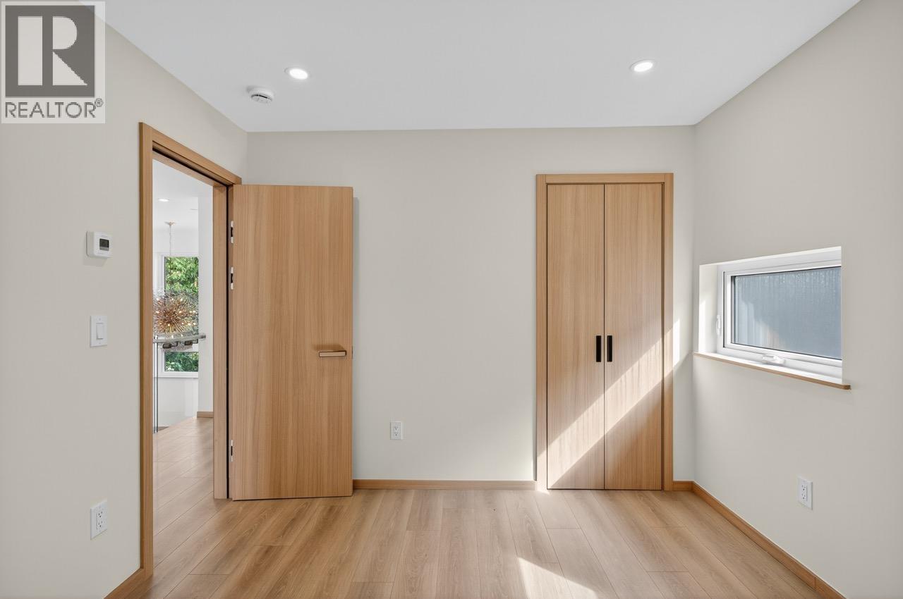 7 N Howard Avenue, Burnaby, British Columbia  V5B 1J6 - Photo 17 - R3065926