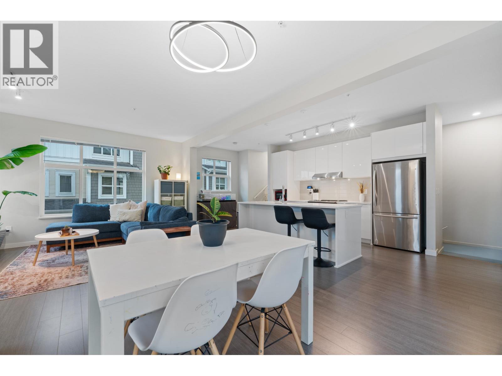 1904 11295 Pazarena Place, Maple Ridge, British Columbia  V2X 4K9 - Photo 3 - R3069811