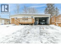 4402 35 Avenue Eastview