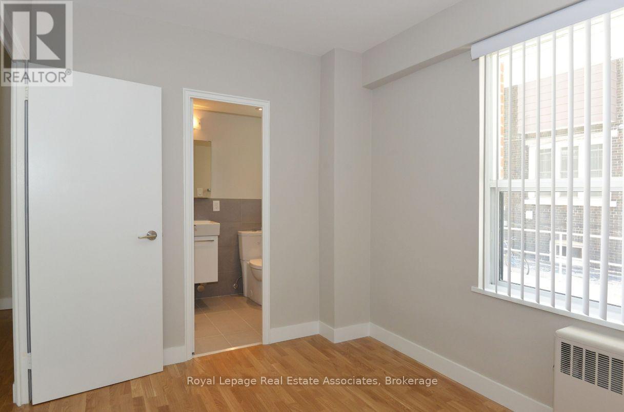 101 - 99 Tyndall Avenue, Toronto, Ontario  M6K 2G2 - Photo 9 - W12573632