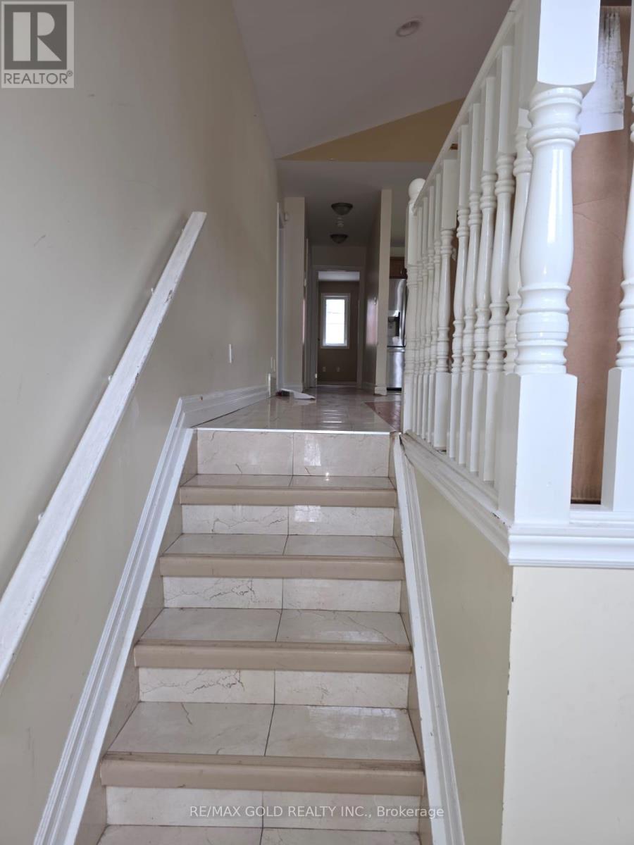 975 Albert Road, Windsor, Ontario  N8Y 3P1 - Photo 4 - X12391031