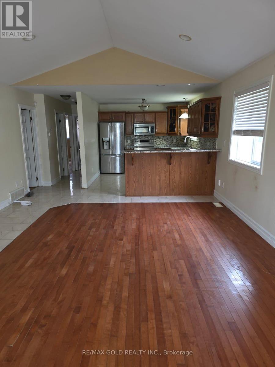 975 Albert Road, Windsor, Ontario  N8Y 3P1 - Photo 5 - X12391031