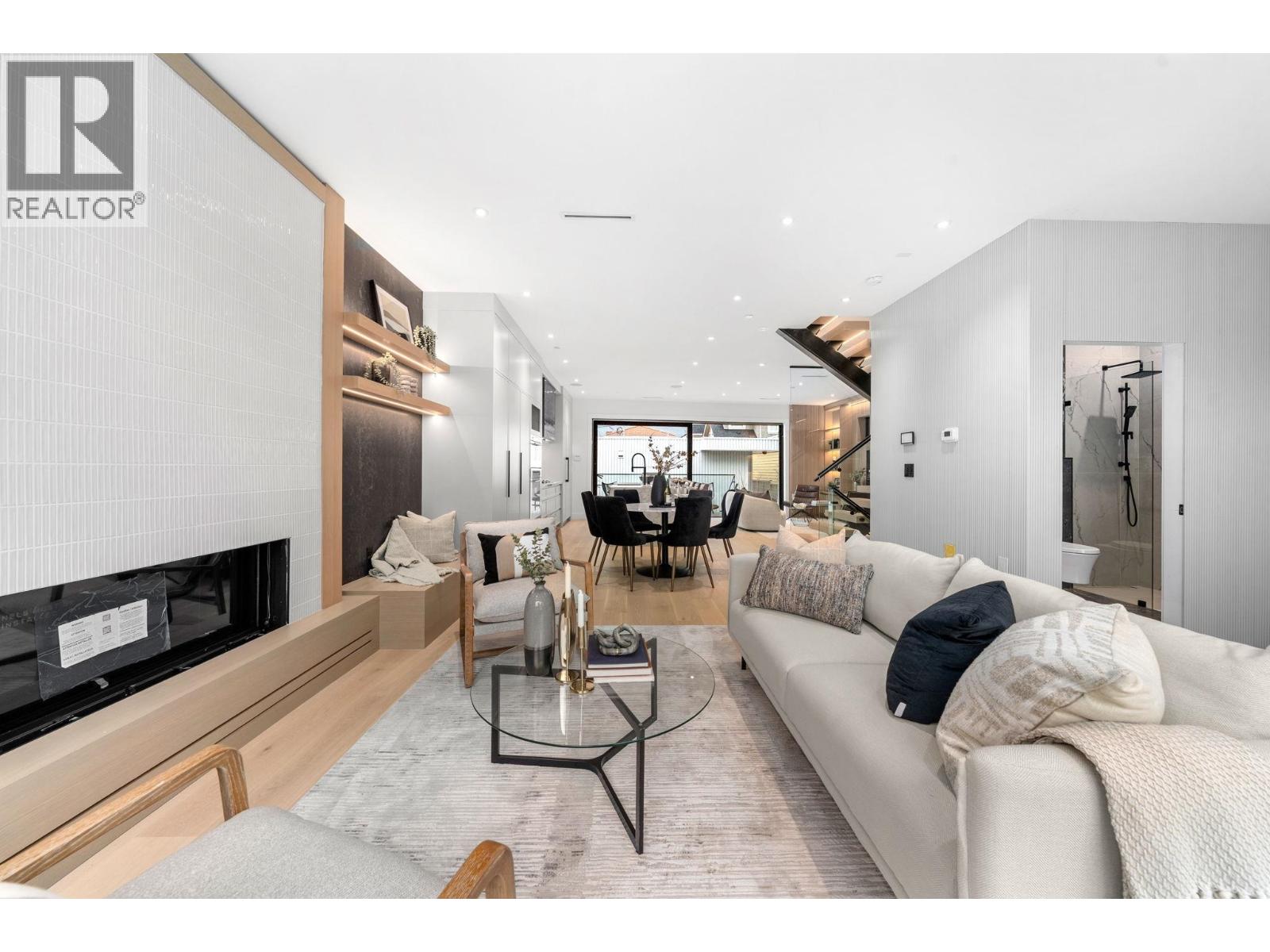 3679 Pandora Street, Vancouver, British Columbia  V5K 1X1 - Photo 2 - R3069690