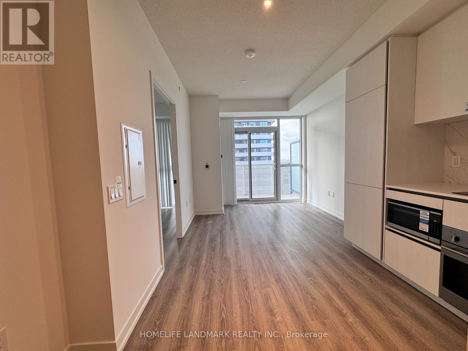 2215 - 8 Interchange Way, Vaughan, Ontario  L4K 0R2 - Photo 7 - N12568812