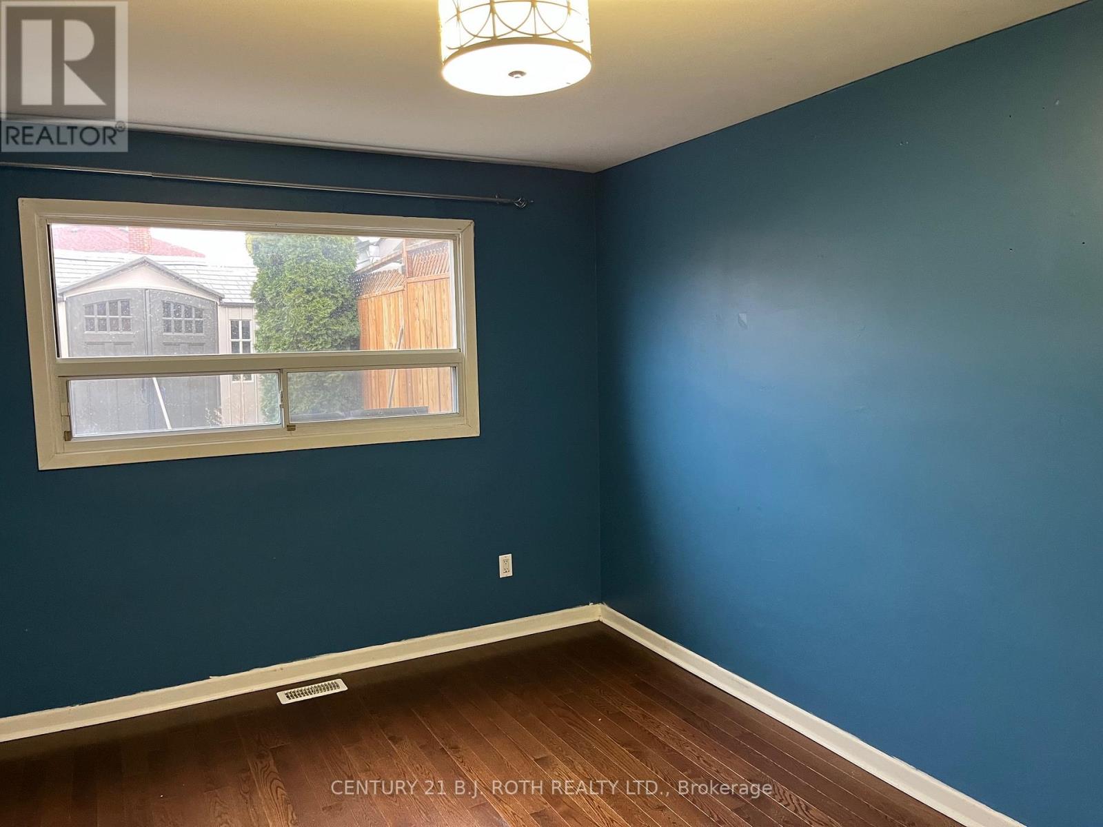 33 Bimini Crescent W, Toronto, Ontario  M3N 1S1 - Photo 10 - W12573058