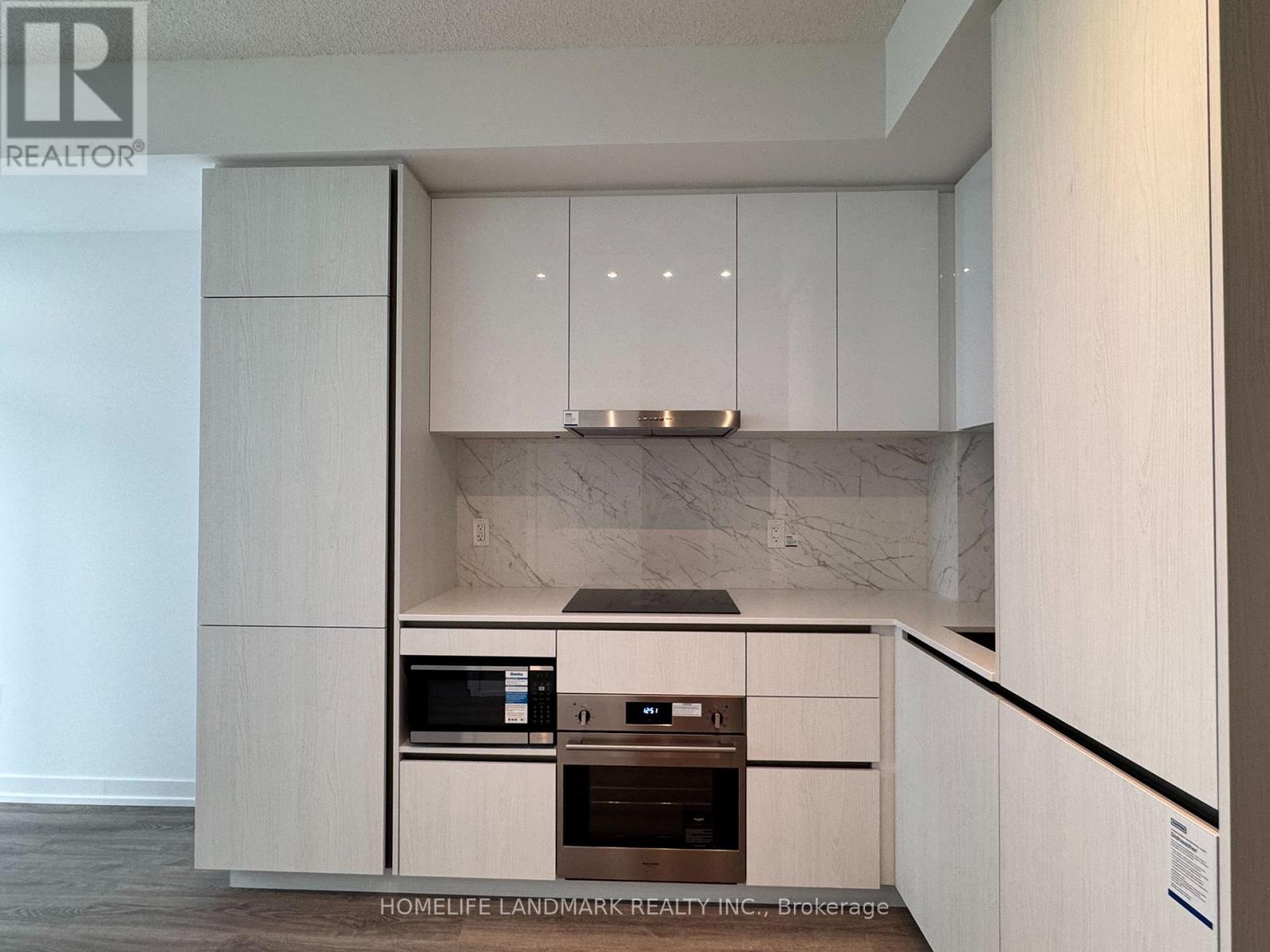 2215 - 8 Interchange Way, Vaughan, Ontario  L4K 0R2 - Photo 5 - N12568812