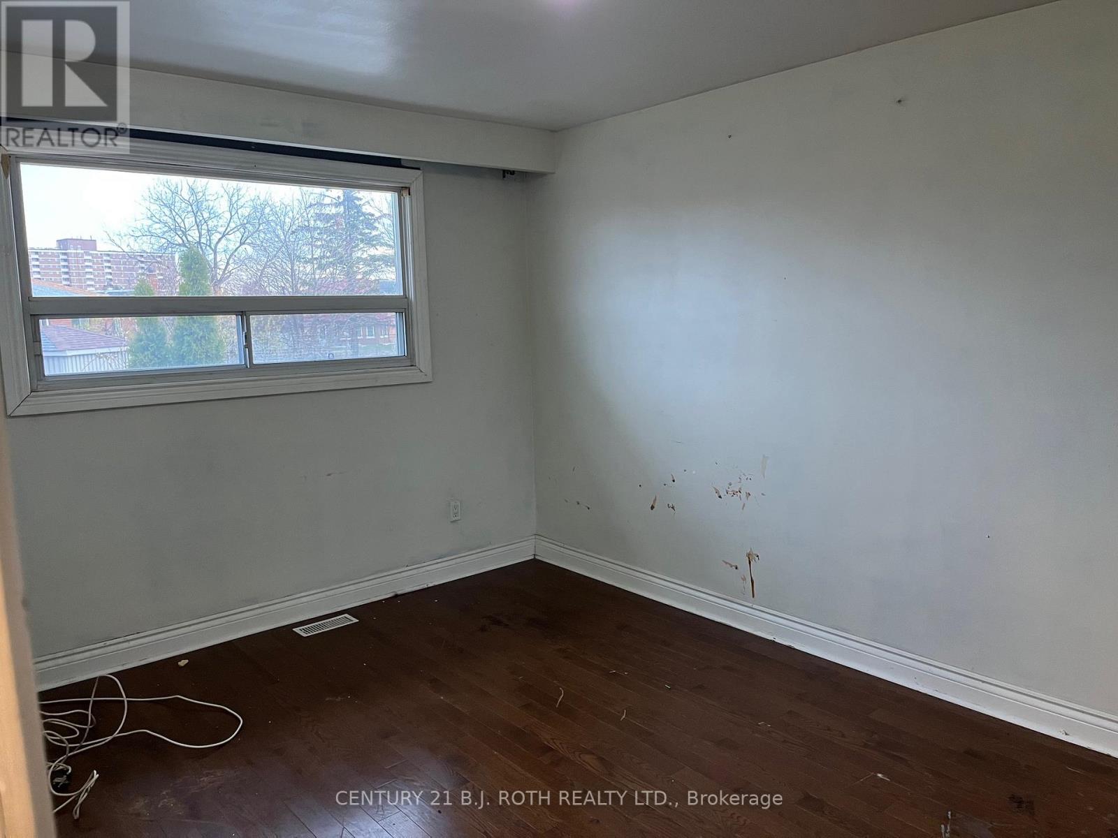 33 Bimini Crescent W, Toronto, Ontario  M3N 1S1 - Photo 7 - W12573058