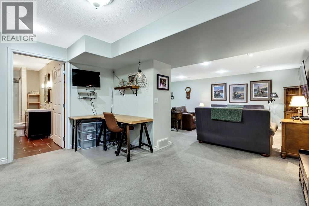 208 Prestwick Manor Se, Calgary, Alberta  T2Z 4S5 - Photo 19 - A2270541