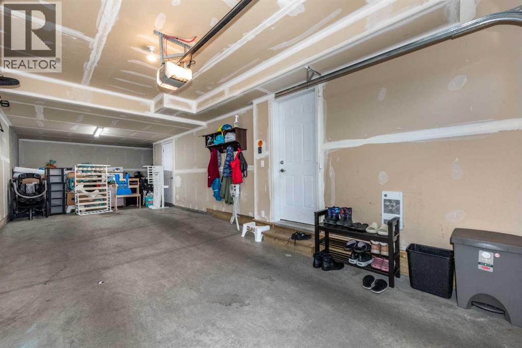 408 Nolanfield Villas Nw, Calgary, Alberta  T3R 0T9 - Photo 5 - A2271626