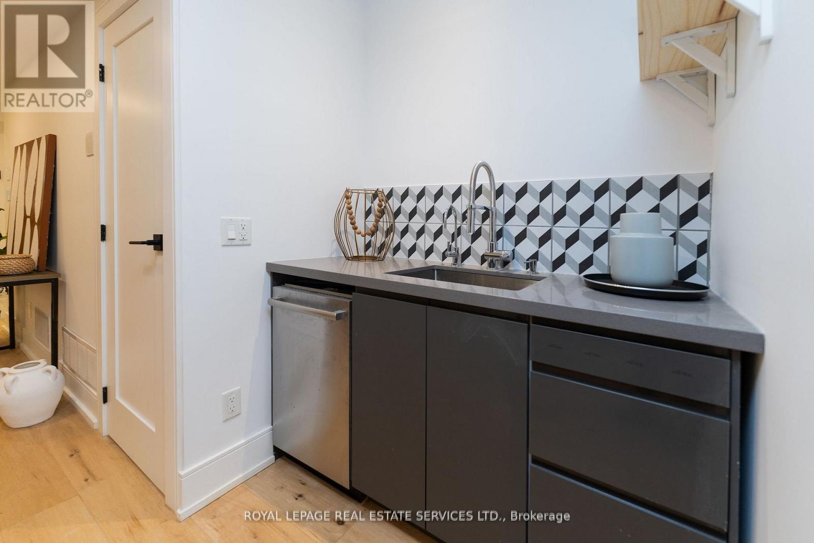 Lower - 10 Wilfrid Avenue, Toronto, Ontario  M4S 2H9 - Photo 24 - C12573650