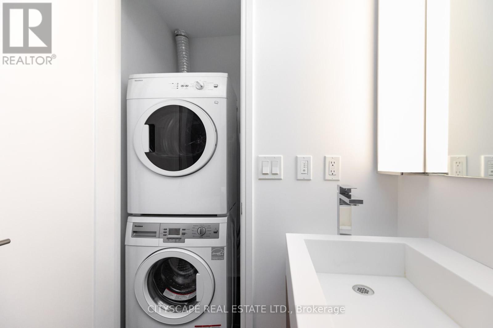 4601 - 88 Scott Street, Toronto, Ontario  M5E 0A9 - Photo 13 - C12573654