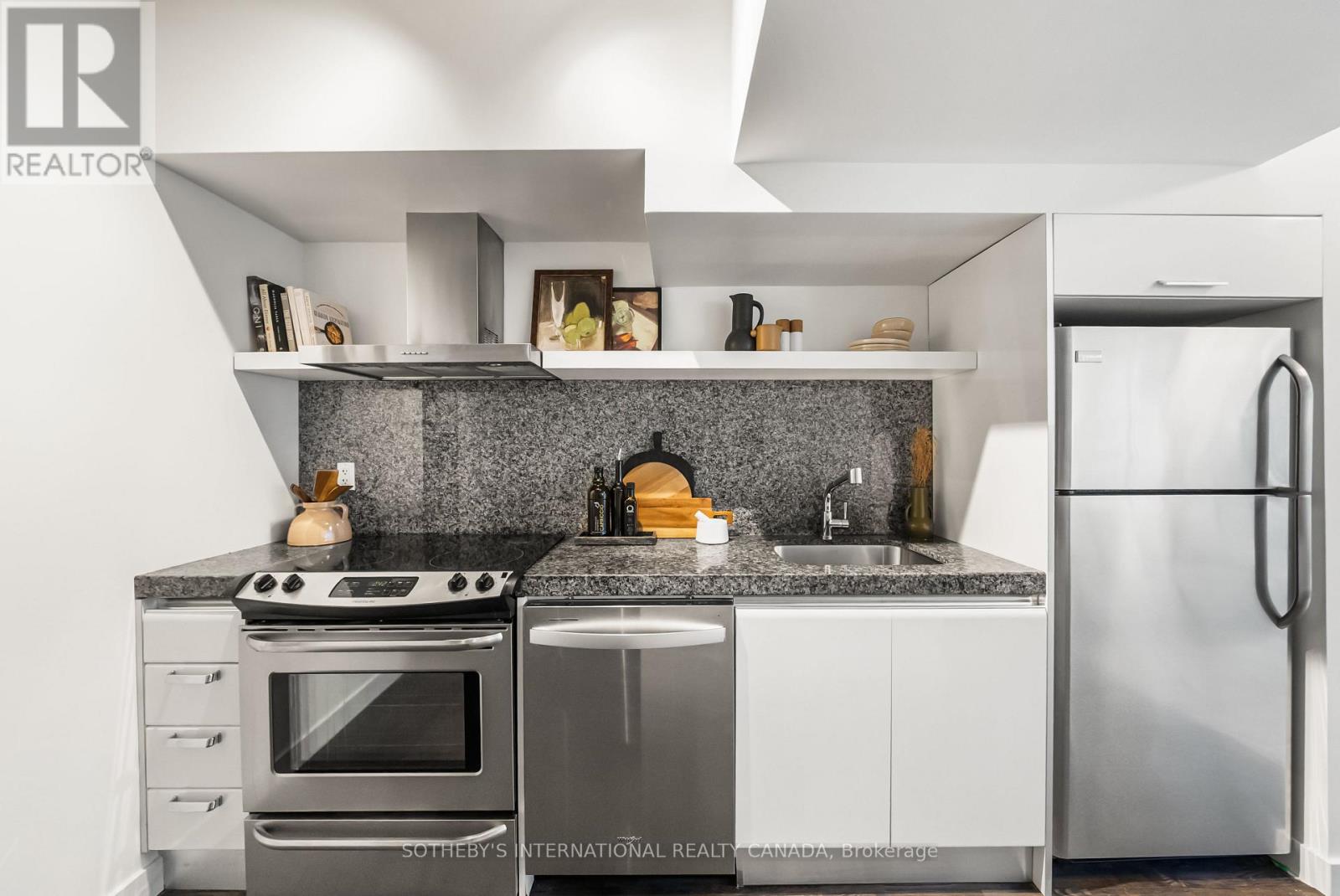 104 - 75 Portland Street, Toronto, Ontario  M5V 2M9 - Photo 10 - C12573670