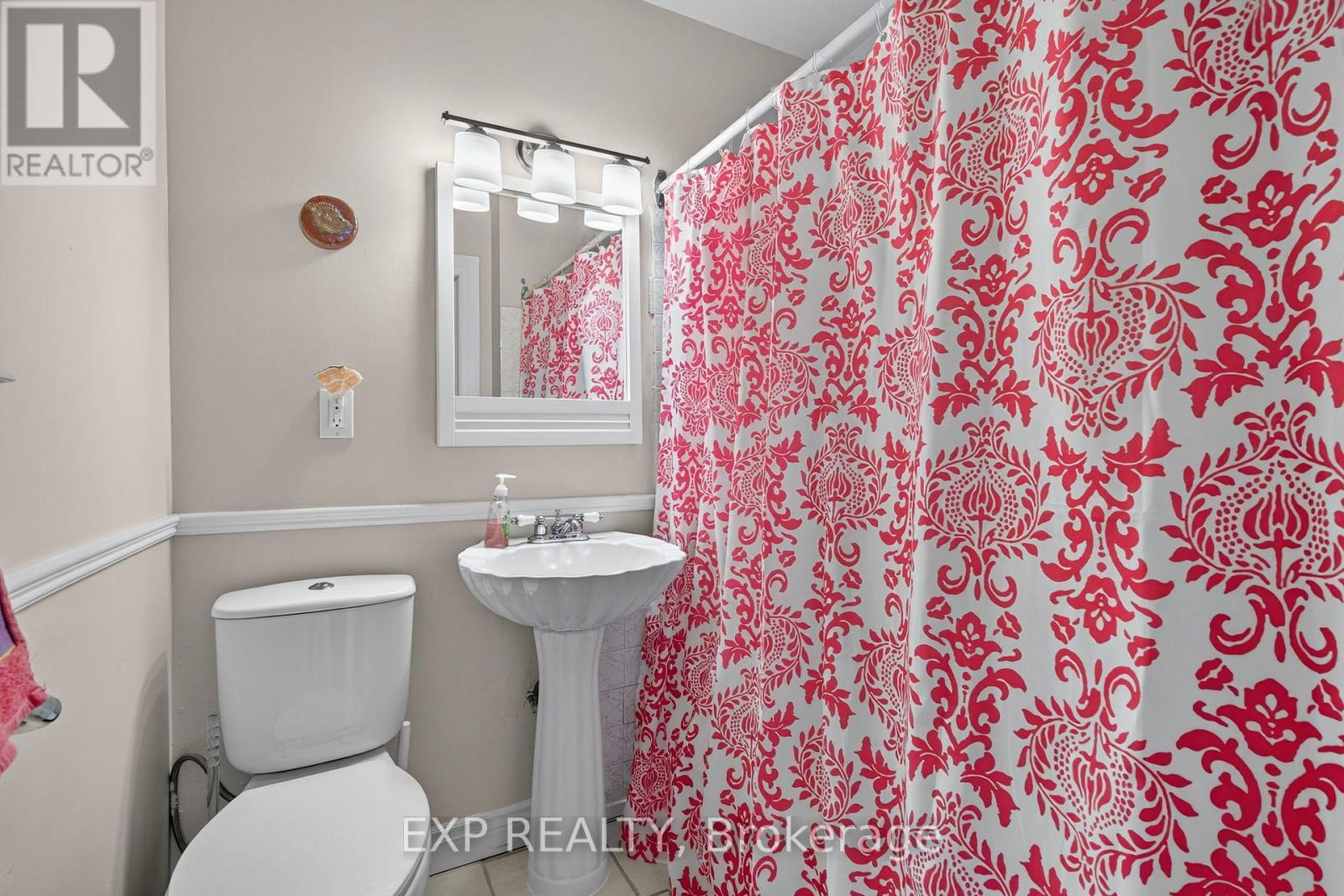 372 Main Street, Prince Edward County, Ontario  K0K 3L0 - Photo 19 - X12538820