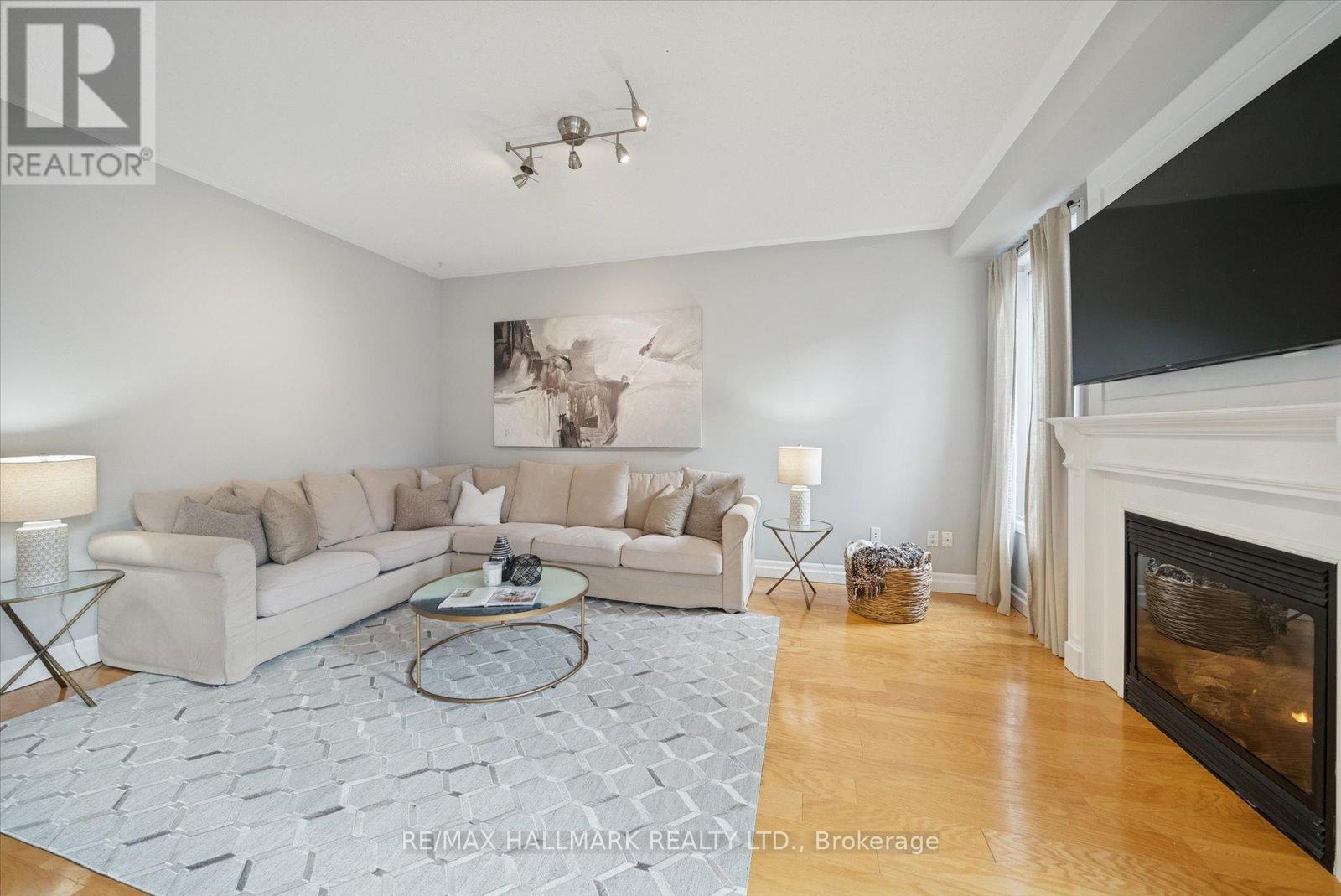 77 Fred Silvester Road, Whitchurch-Stouffville, Ontario  L4A 0J6 - Photo 11 - N12573646