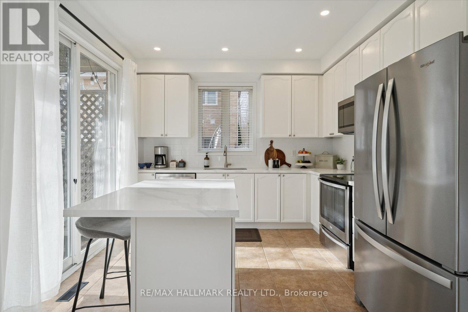 77 Fred Silvester Road, Whitchurch-Stouffville, Ontario  L4A 0J6 - Photo 12 - N12573646