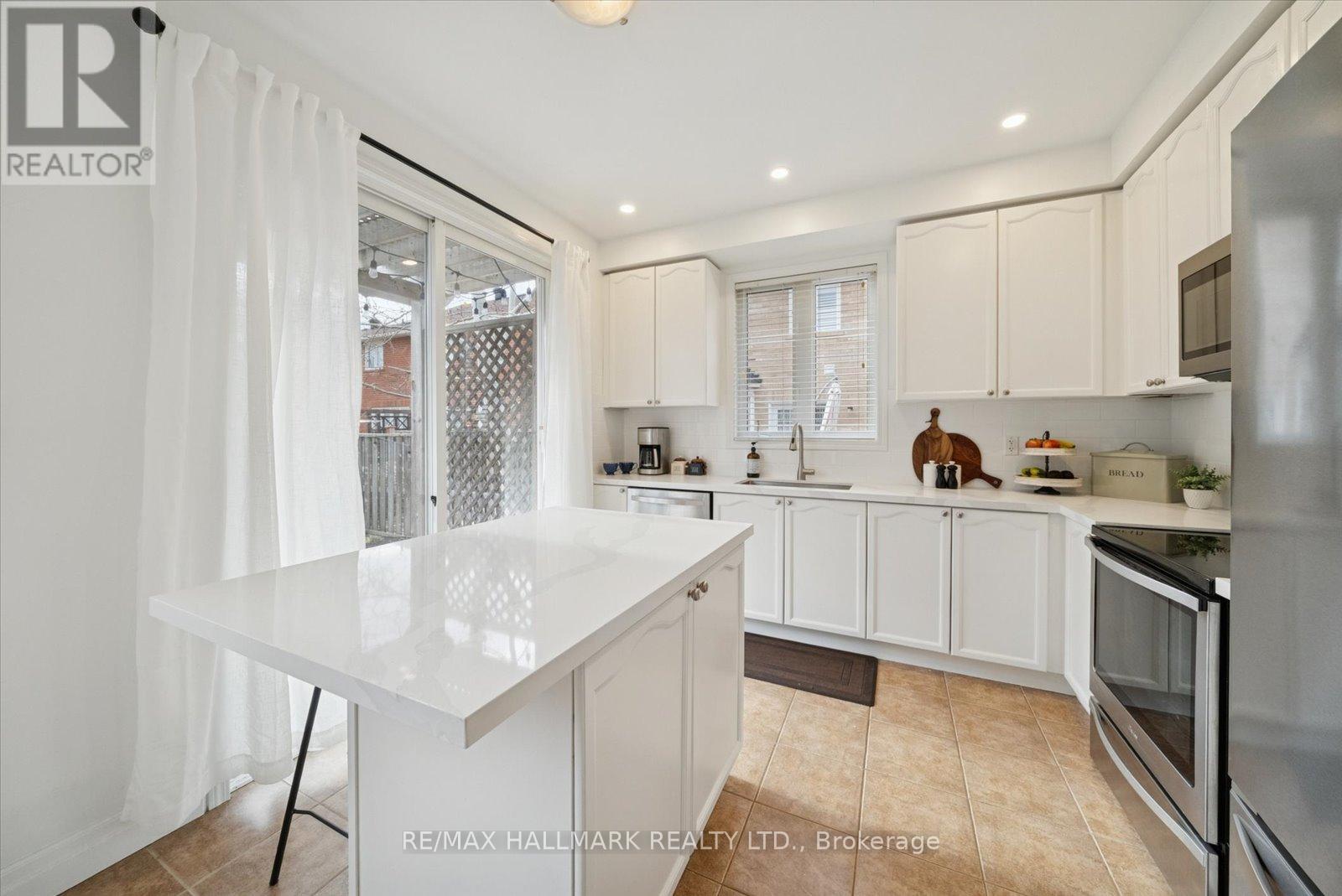 77 Fred Silvester Road, Whitchurch-Stouffville, Ontario  L4A 0J6 - Photo 13 - N12573646