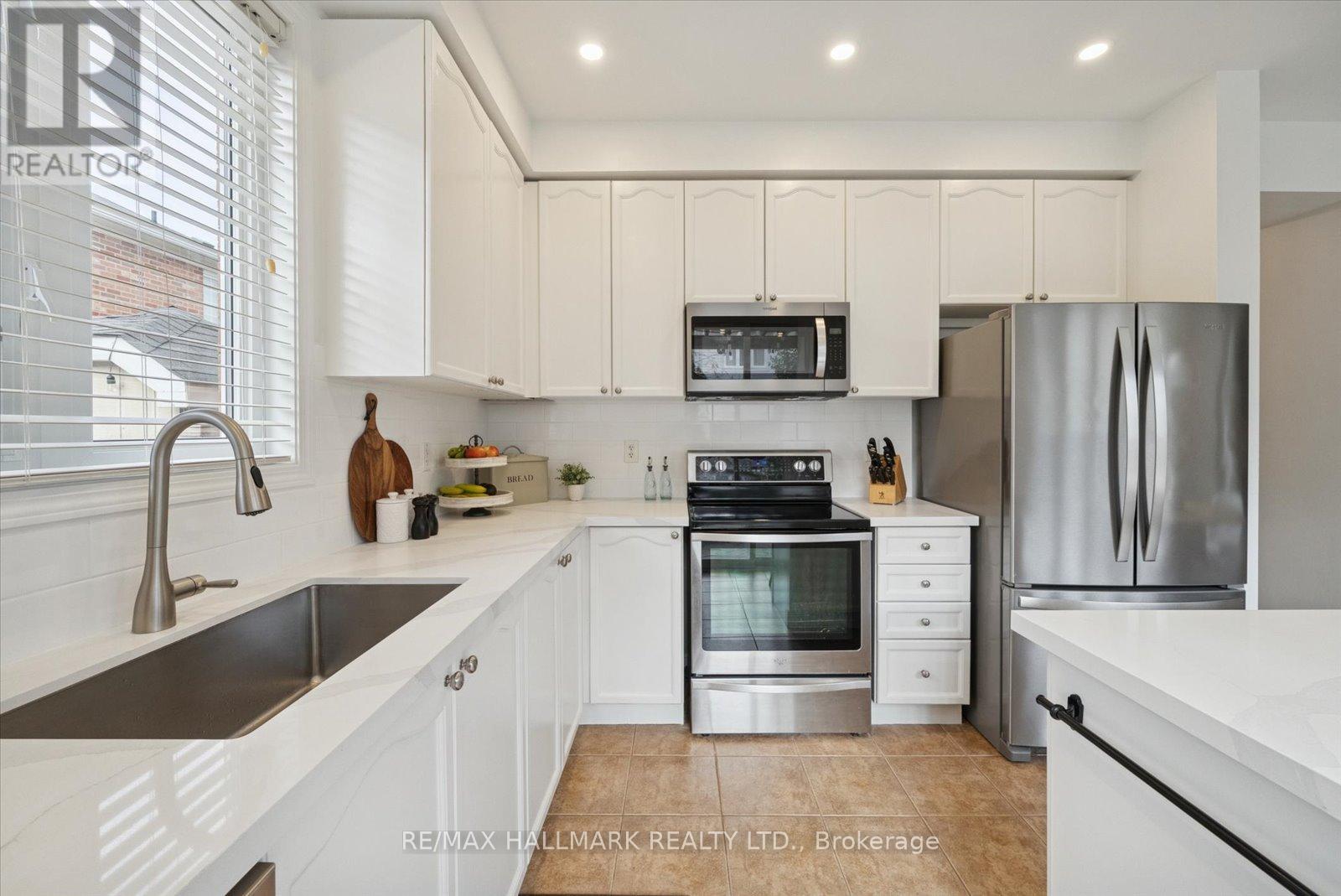 77 Fred Silvester Road, Whitchurch-Stouffville, Ontario  L4A 0J6 - Photo 14 - N12573646