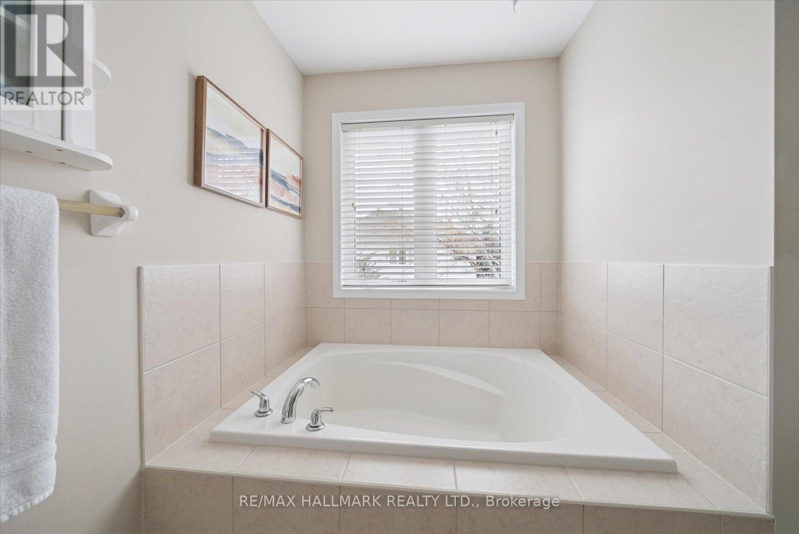 77 Fred Silvester Road, Whitchurch-Stouffville, Ontario  L4A 0J6 - Photo 25 - N12573646