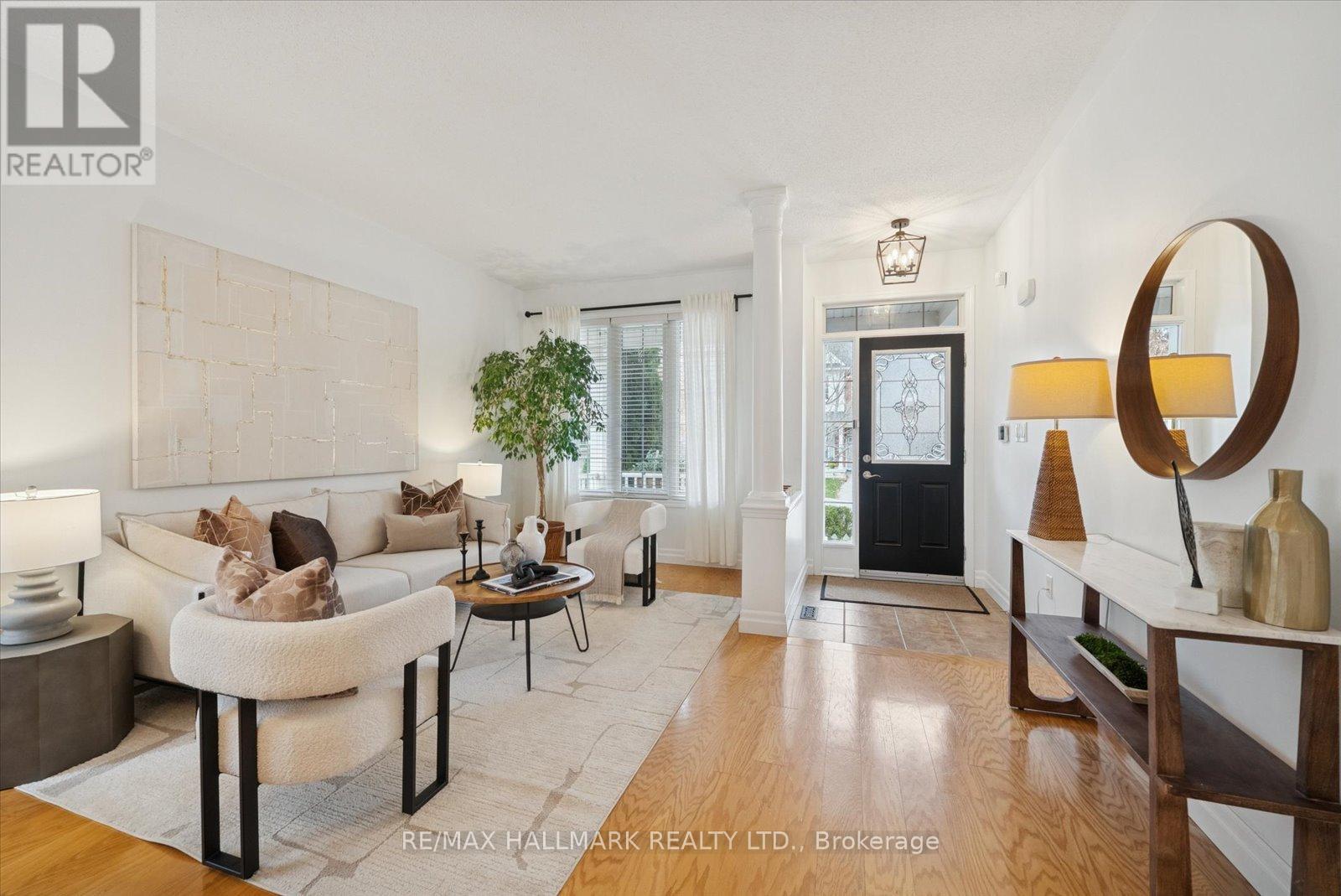 77 Fred Silvester Road, Whitchurch-Stouffville, Ontario  L4A 0J6 - Photo 5 - N12573646