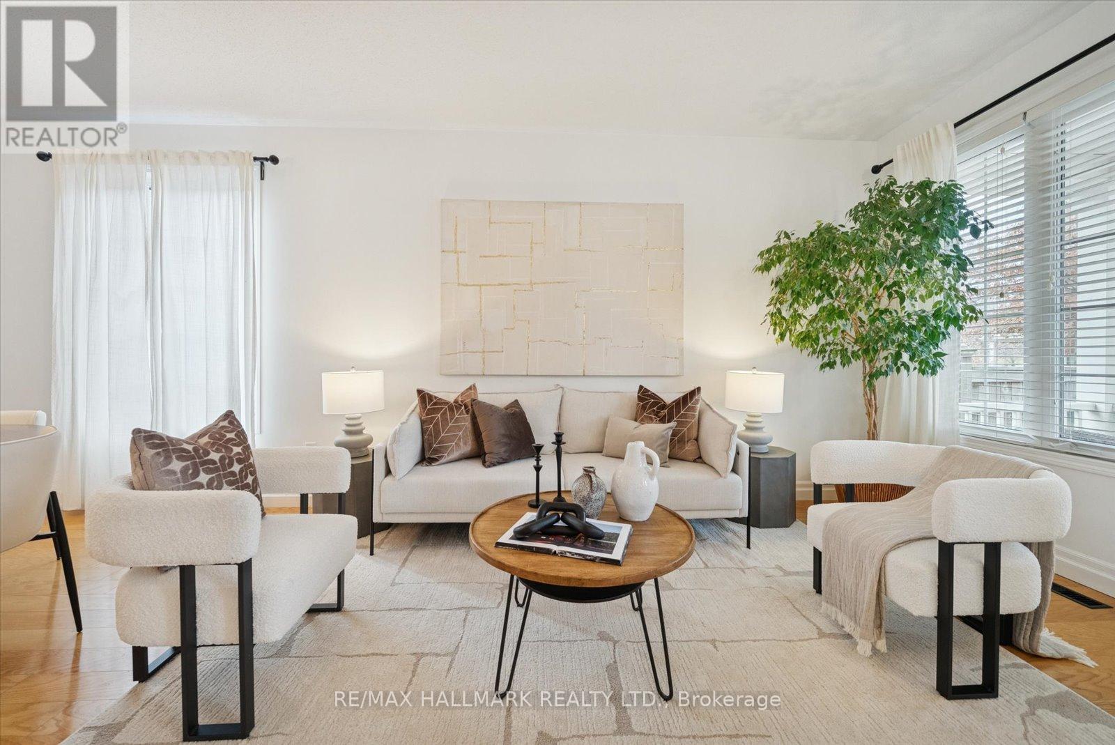 77 Fred Silvester Road, Whitchurch-Stouffville, Ontario  L4A 0J6 - Photo 6 - N12573646