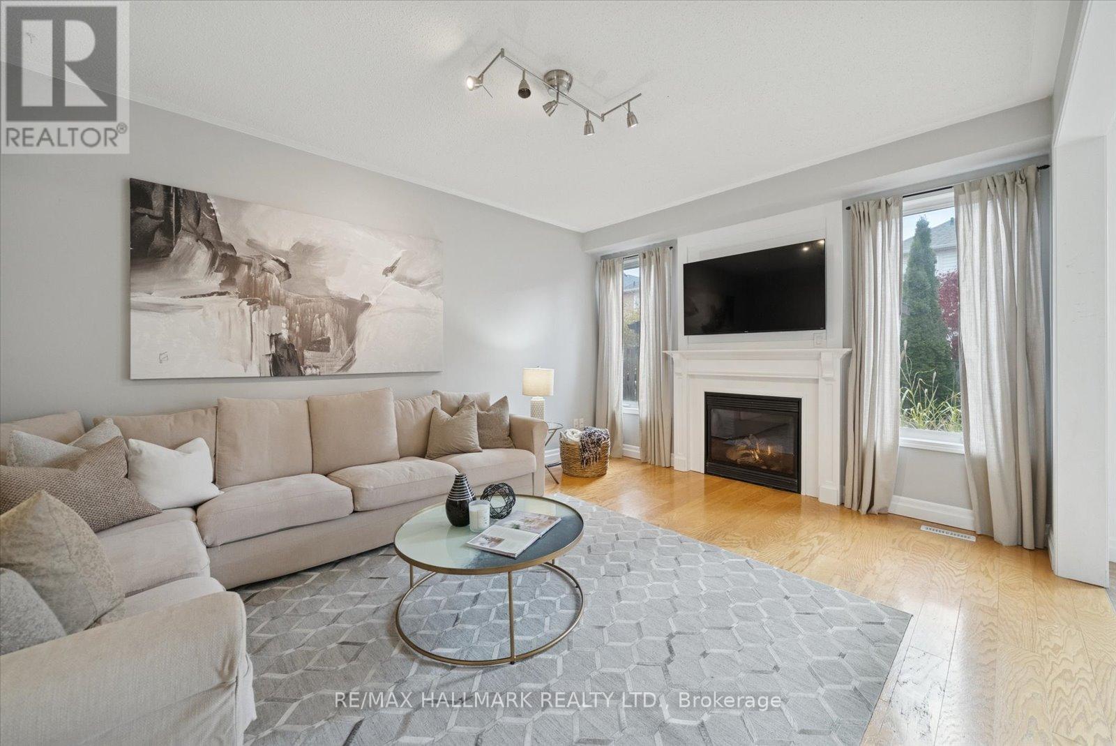 77 Fred Silvester Road, Whitchurch-Stouffville, Ontario  L4A 0J6 - Photo 9 - N12573646