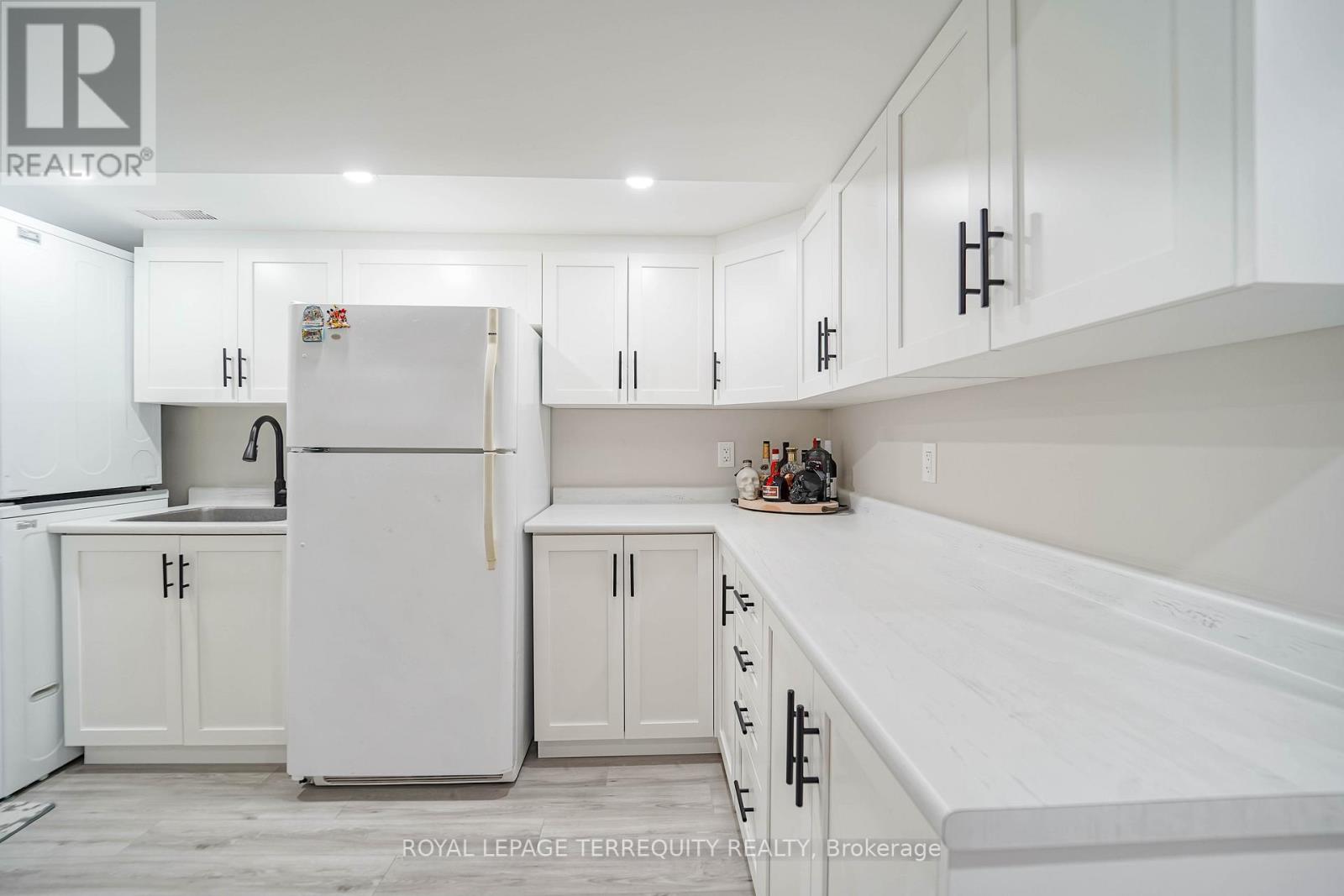 9 Stonebriar Drive, Vaughan, Ontario  L6A 2N5 - Photo 13 - N12573658