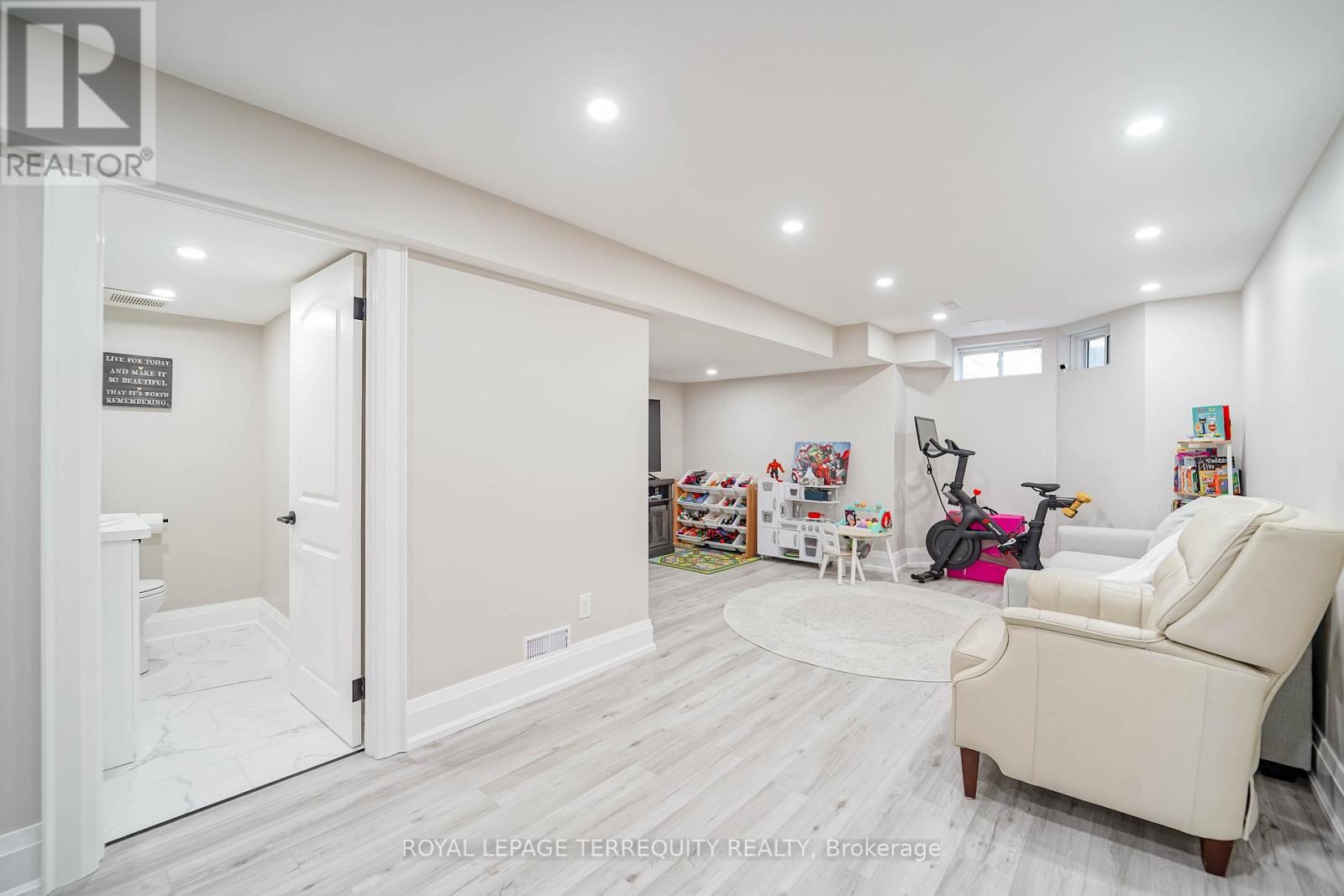 9 Stonebriar Drive, Vaughan, Ontario  L6A 2N5 - Photo 17 - N12573658