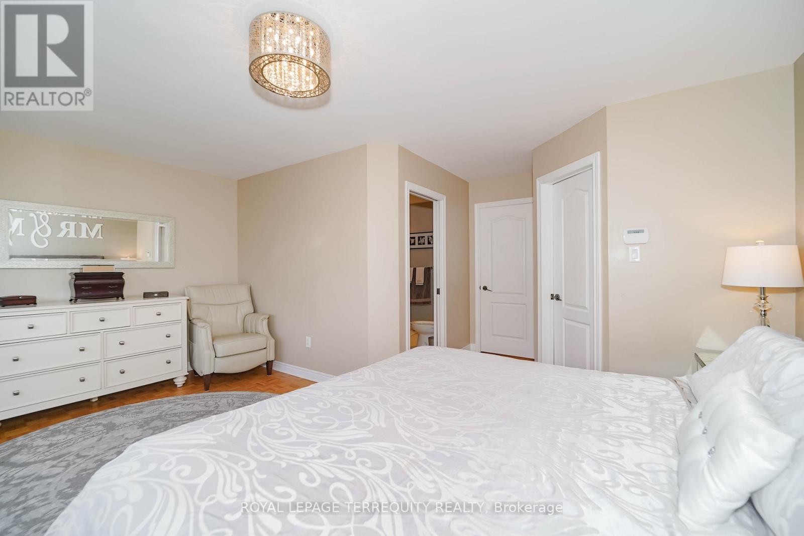 9 Stonebriar Drive, Vaughan, Ontario  L6A 2N5 - Photo 9 - N12573658