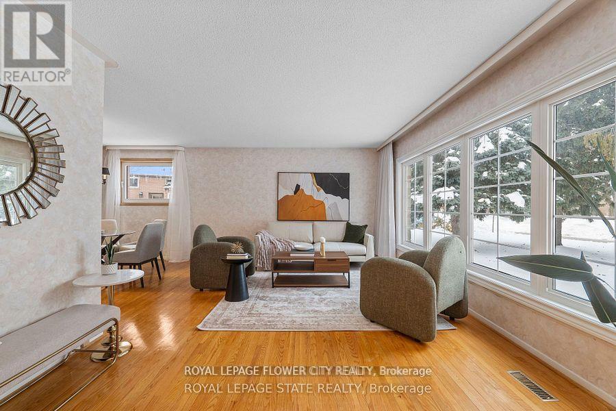 5 Bromley Crescent Ne, Brampton, Ontario  L6T 1Z2 - Photo 2 - W12573688