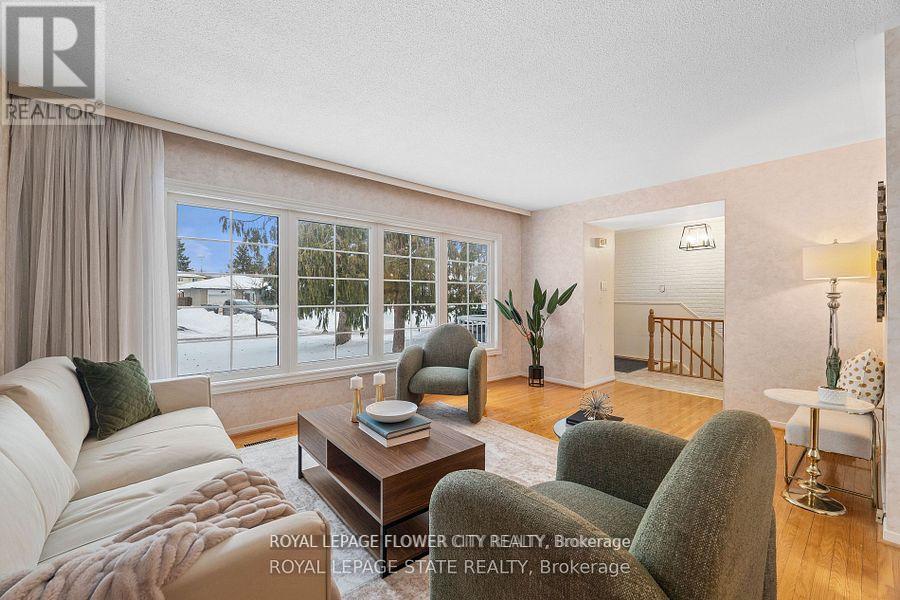 5 Bromley Crescent Ne, Brampton, Ontario  L6T 1Z2 - Photo 3 - W12573688