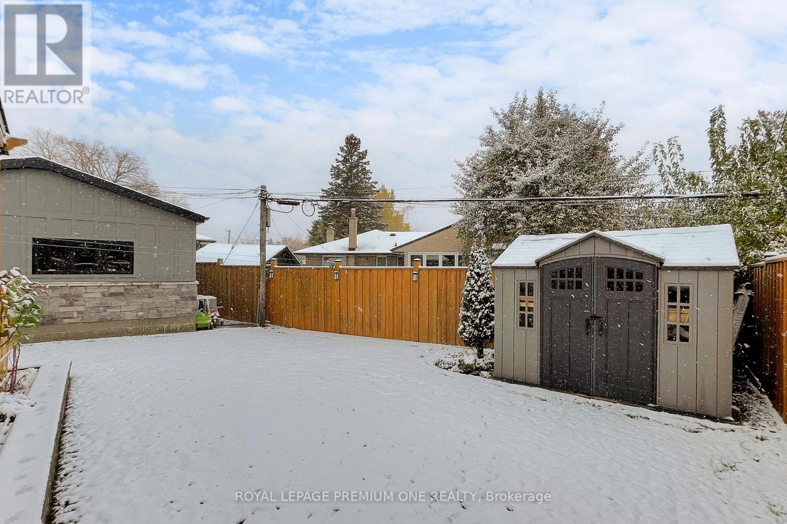 76 Alhart Drive, Toronto, Ontario M9V 2N4 - Photo 27 - W12531486