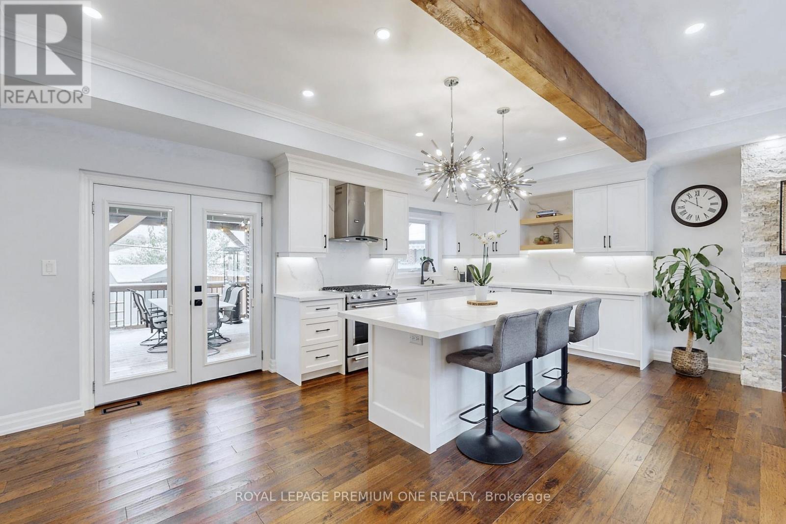 76 Alhart Drive, Toronto, Ontario M9V 2N4 - Photo 6 - W12531486