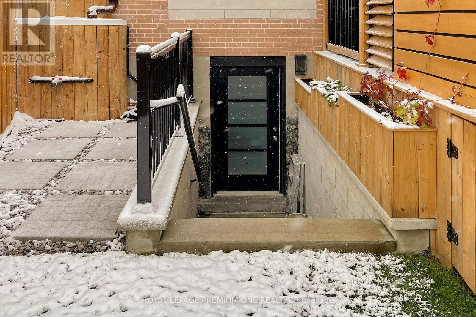 76 Alhart Drive, Toronto, Ontario M9V 2N4 - Photo 29 - W12531486