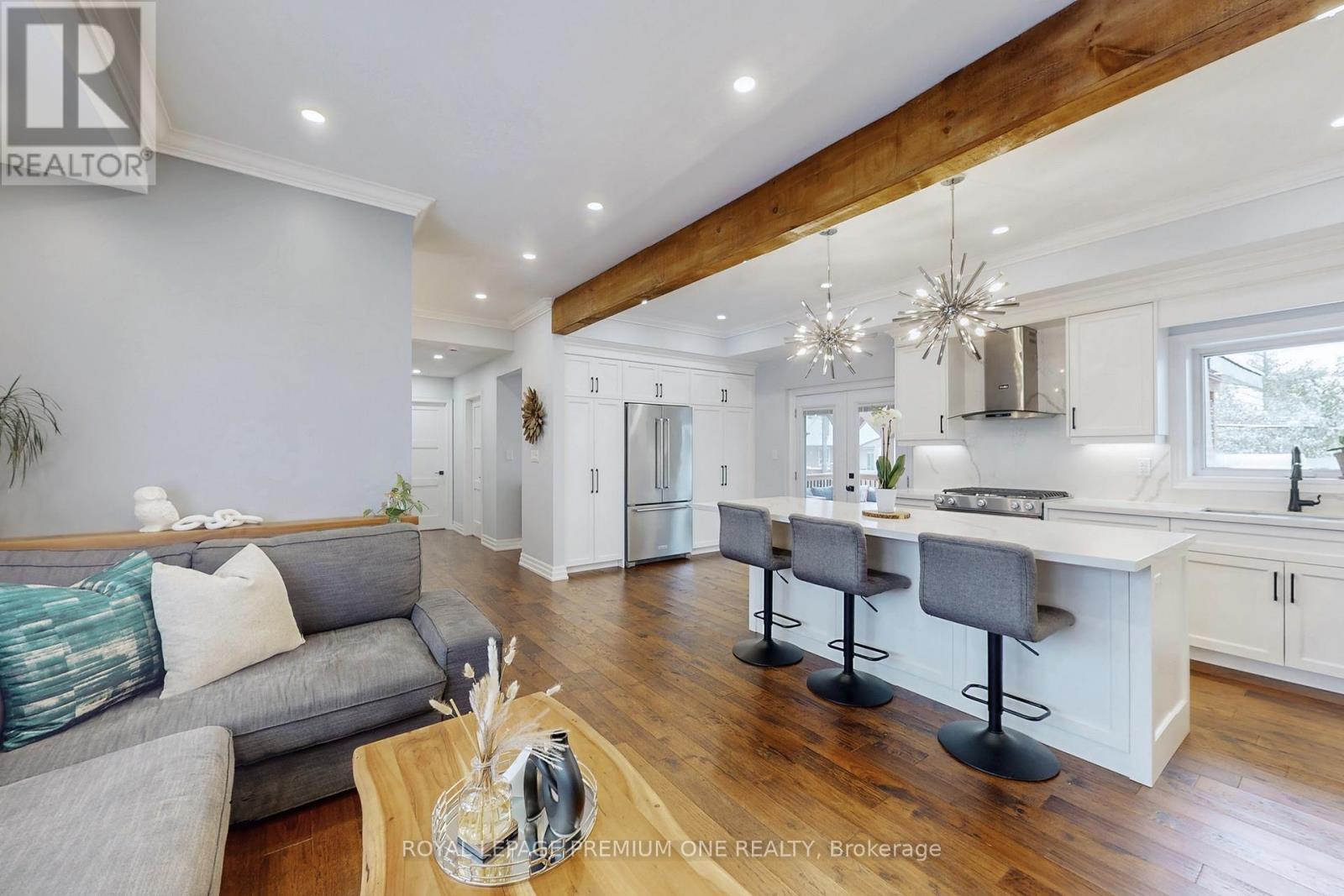 76 Alhart Drive, Toronto, Ontario M9V 2N4 - Photo 9 - W12531486