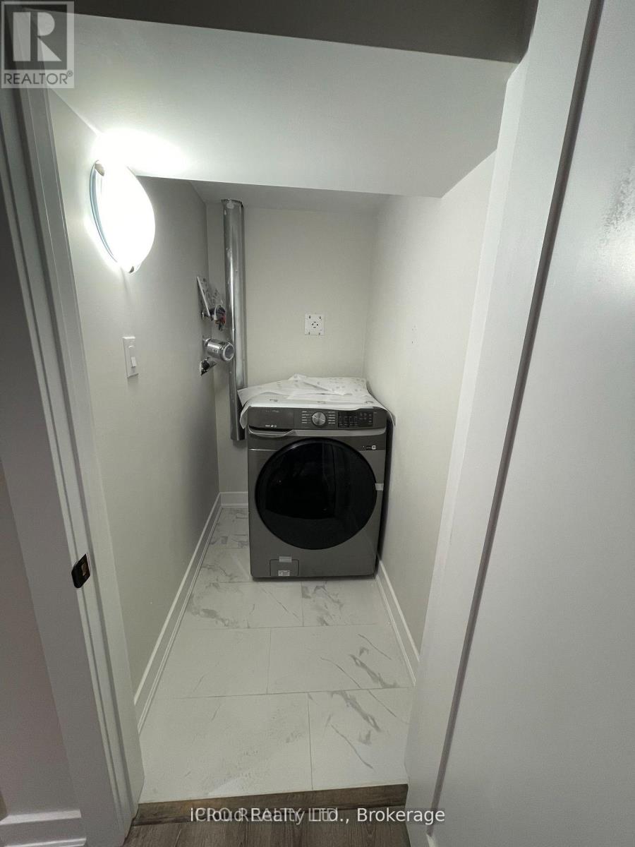 Bsmt - 450 North Park Boulevard, Oakville, Ontario L6M 1N3 - Photo 14 - W12573652