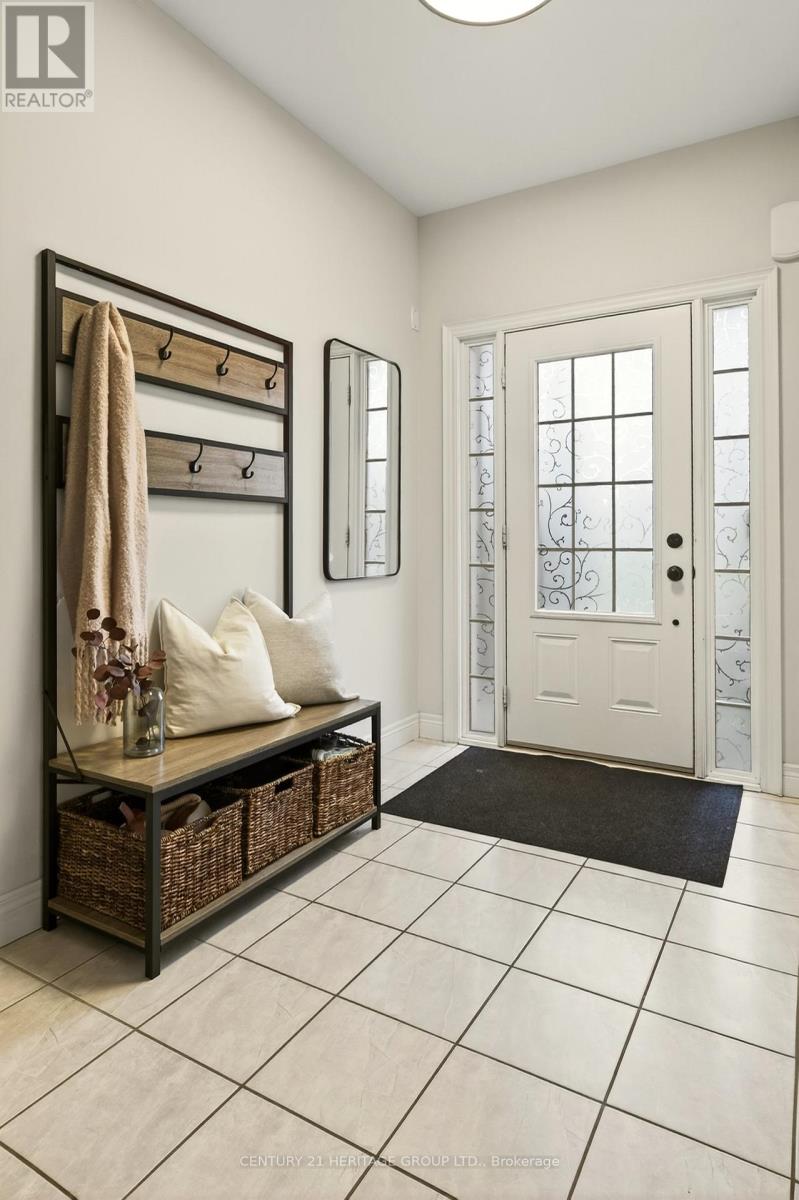 263 Pumpkin Pass, Hamilton, Ontario  L0R 1C0 - Photo 2 - X12573638