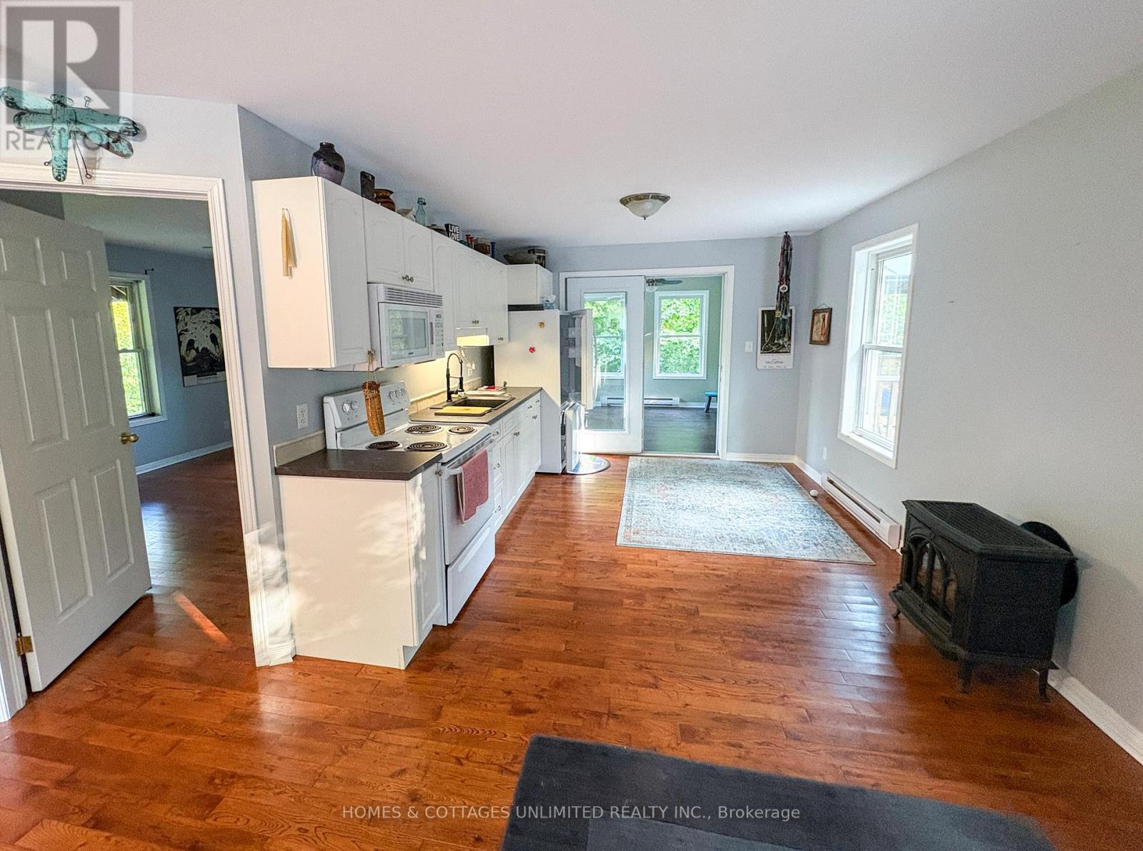 1037a Palmerston Crescent, Frontenac, Ontario  K0H 2R0 - Photo 13 - X12399745