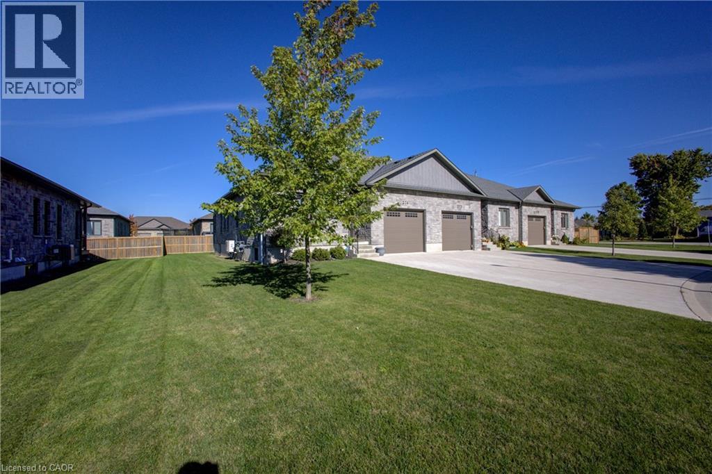 274 Mccourt Place, Atwood, Ontario  N0G 1B0 - Photo 3 - 40769228