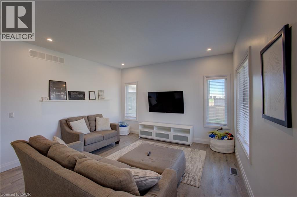 274 Mccourt Place, Atwood, Ontario  N0G 1B0 - Photo 13 - 40769228