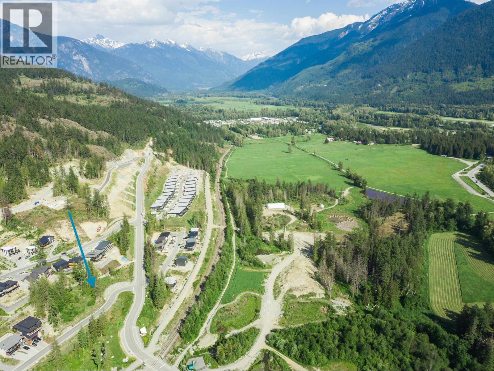 7620 Seven O'clock Drive, Pemberton, British Columbia  V0N 2L3 - Photo 3 - R3069857