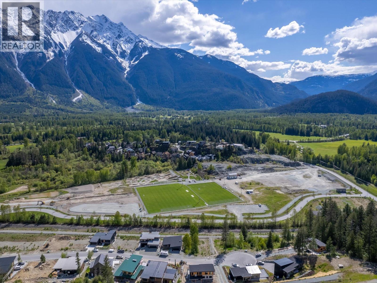 7620 Seven O'clock Drive, Pemberton, British Columbia  V0N 2L3 - Photo 7 - R3069857